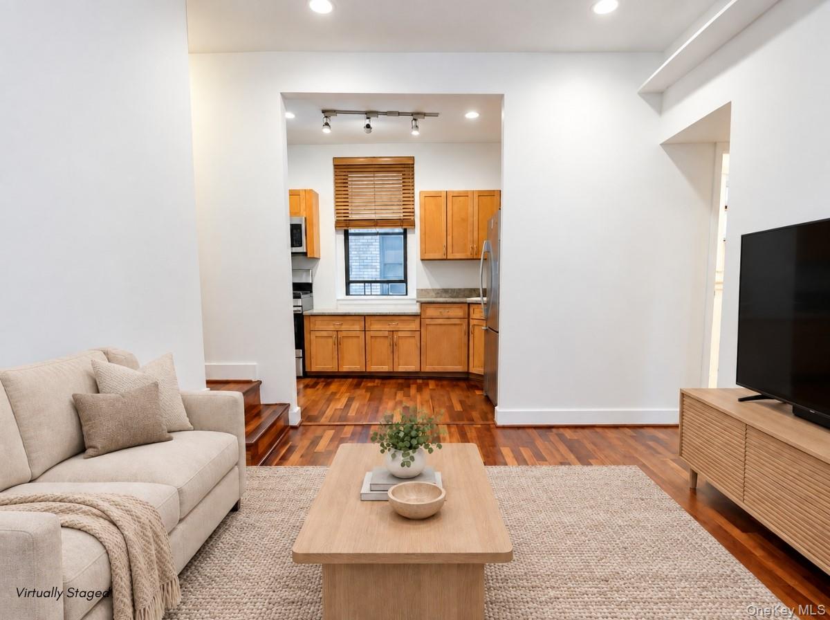 21-28 35th Street, Apt 1-G, Astoria, NY 11105