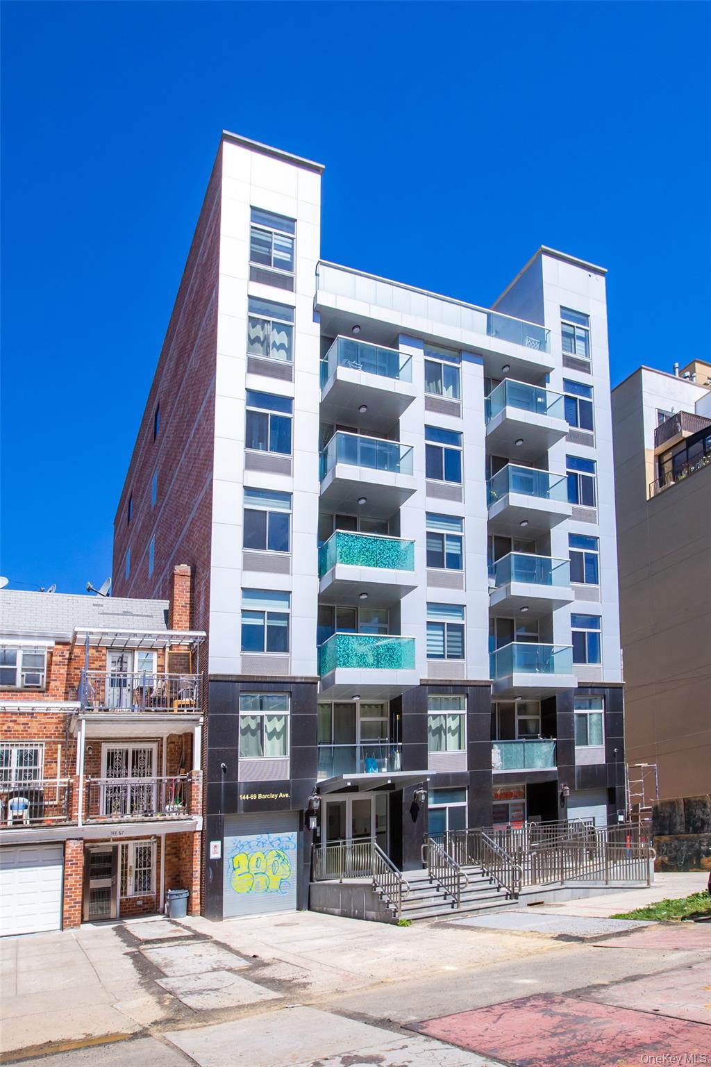 144-69 Barclay Avenue, Apt 4-A, Flushing, NY 11355