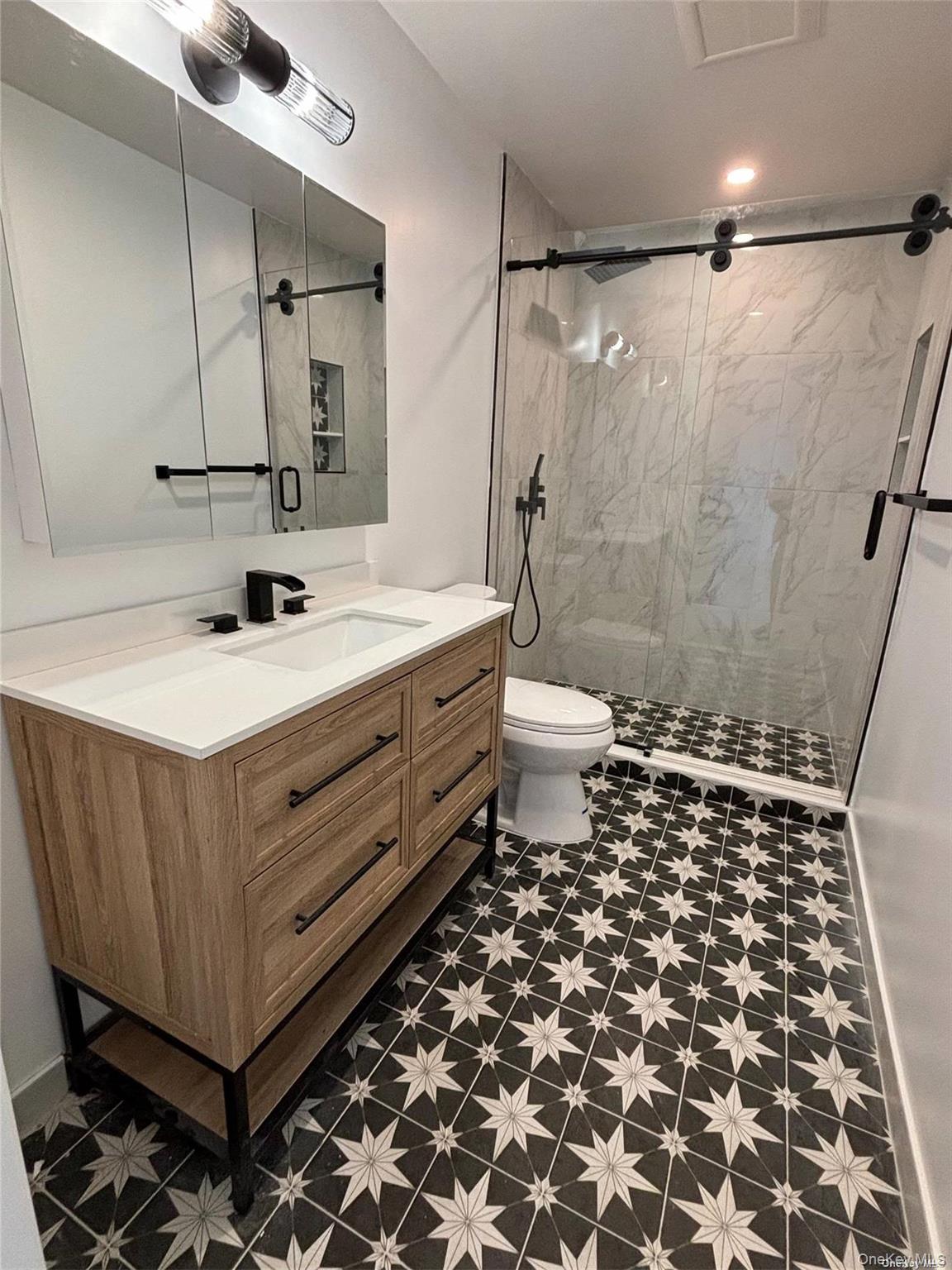 1353 Old Northern Boulevard Roslyn Roslyn, NY 11576