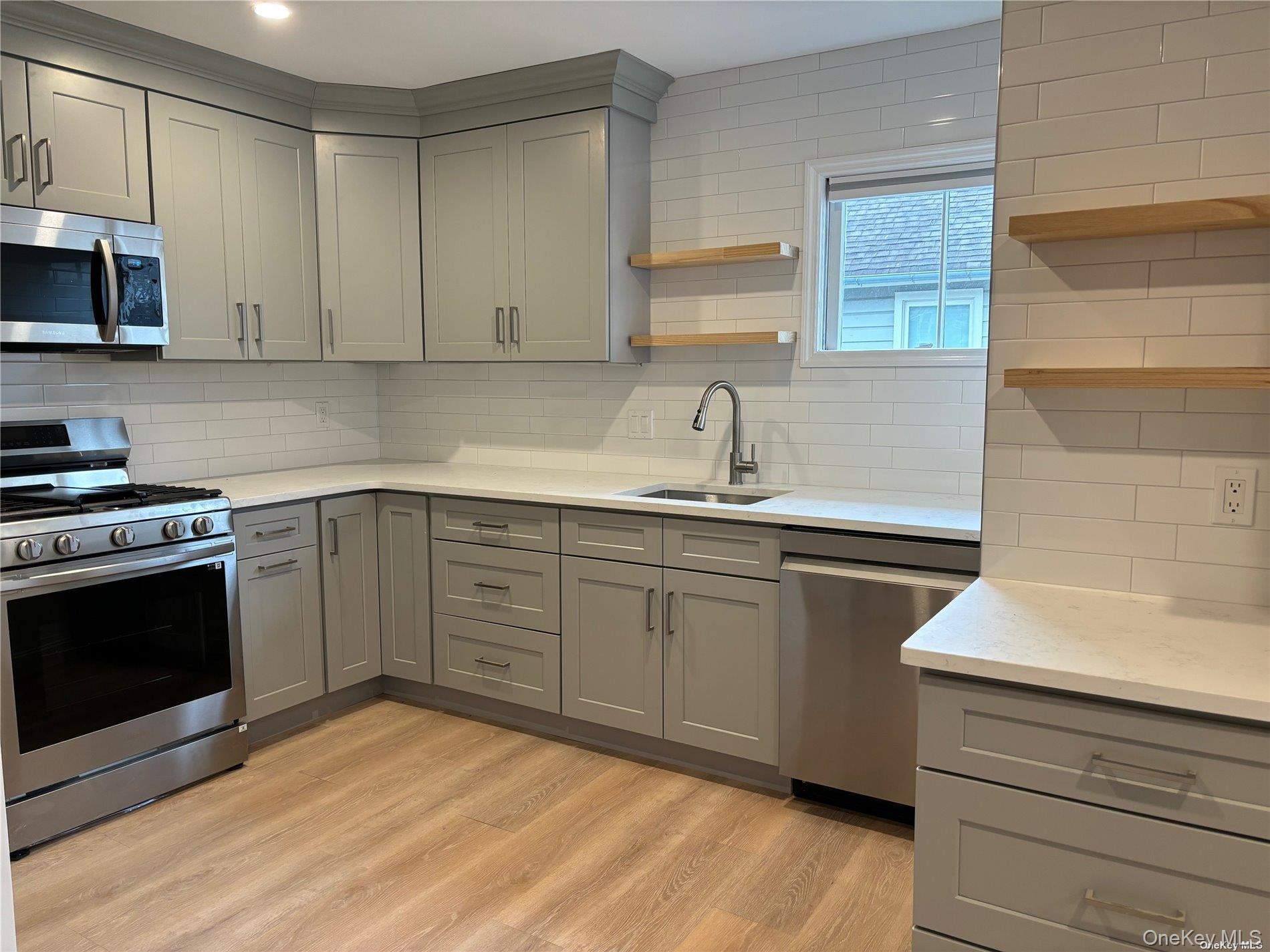 1353 Old Northern Boulevard Roslyn Roslyn, NY 11576