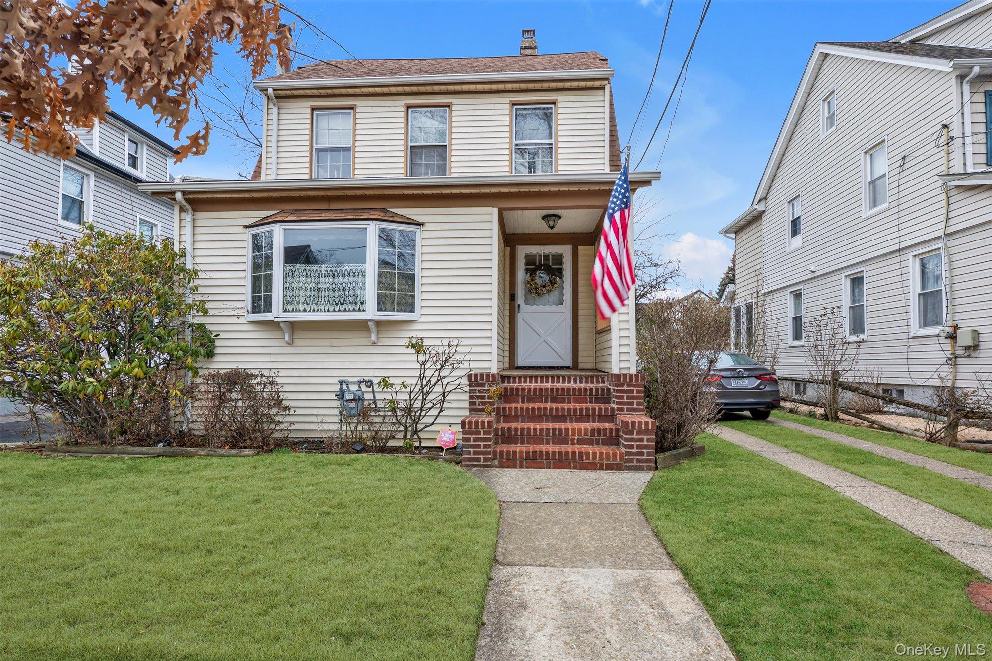 13 Everett Street Lynbrook Lynbrook, NY 11563