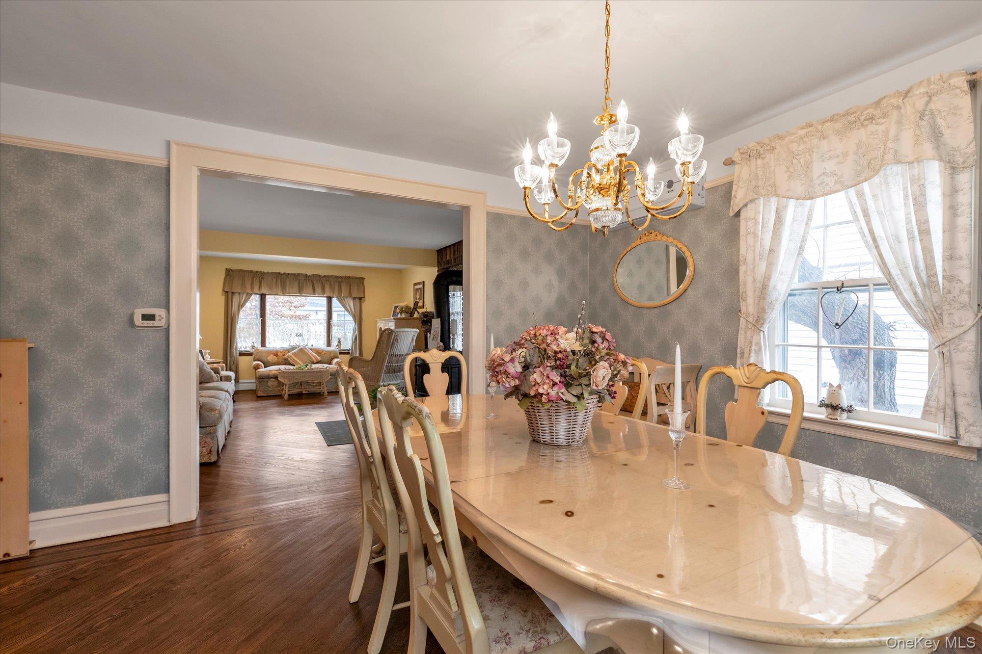 13 Everett Street Lynbrook Lynbrook, NY 11563