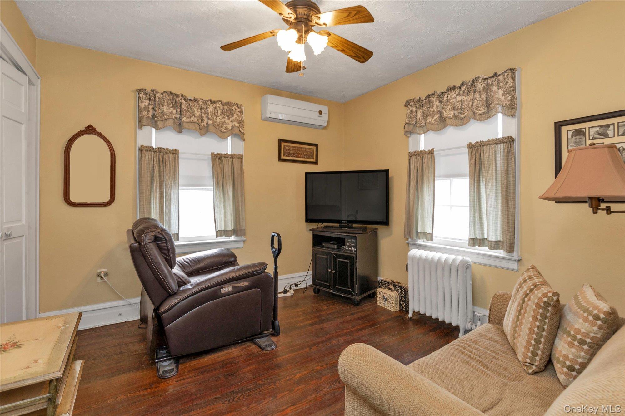 13 Everett Street Lynbrook Lynbrook, NY 11563