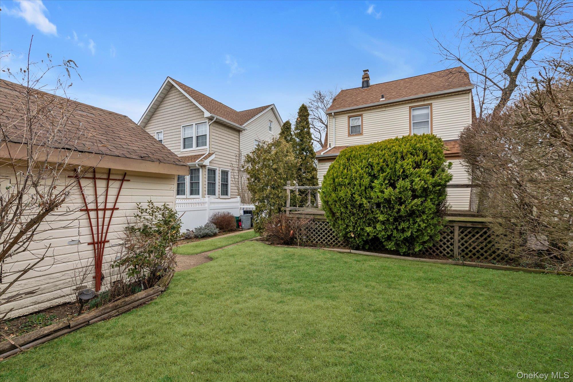 13 Everett Street Lynbrook Lynbrook, NY 11563