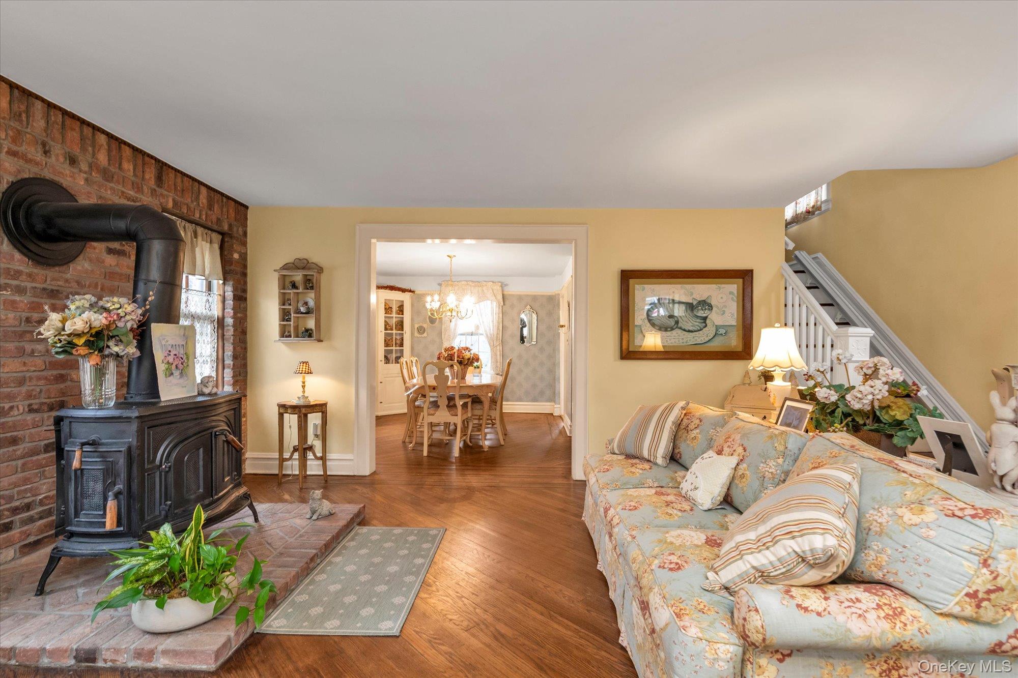 13 Everett Street Lynbrook Lynbrook, NY 11563