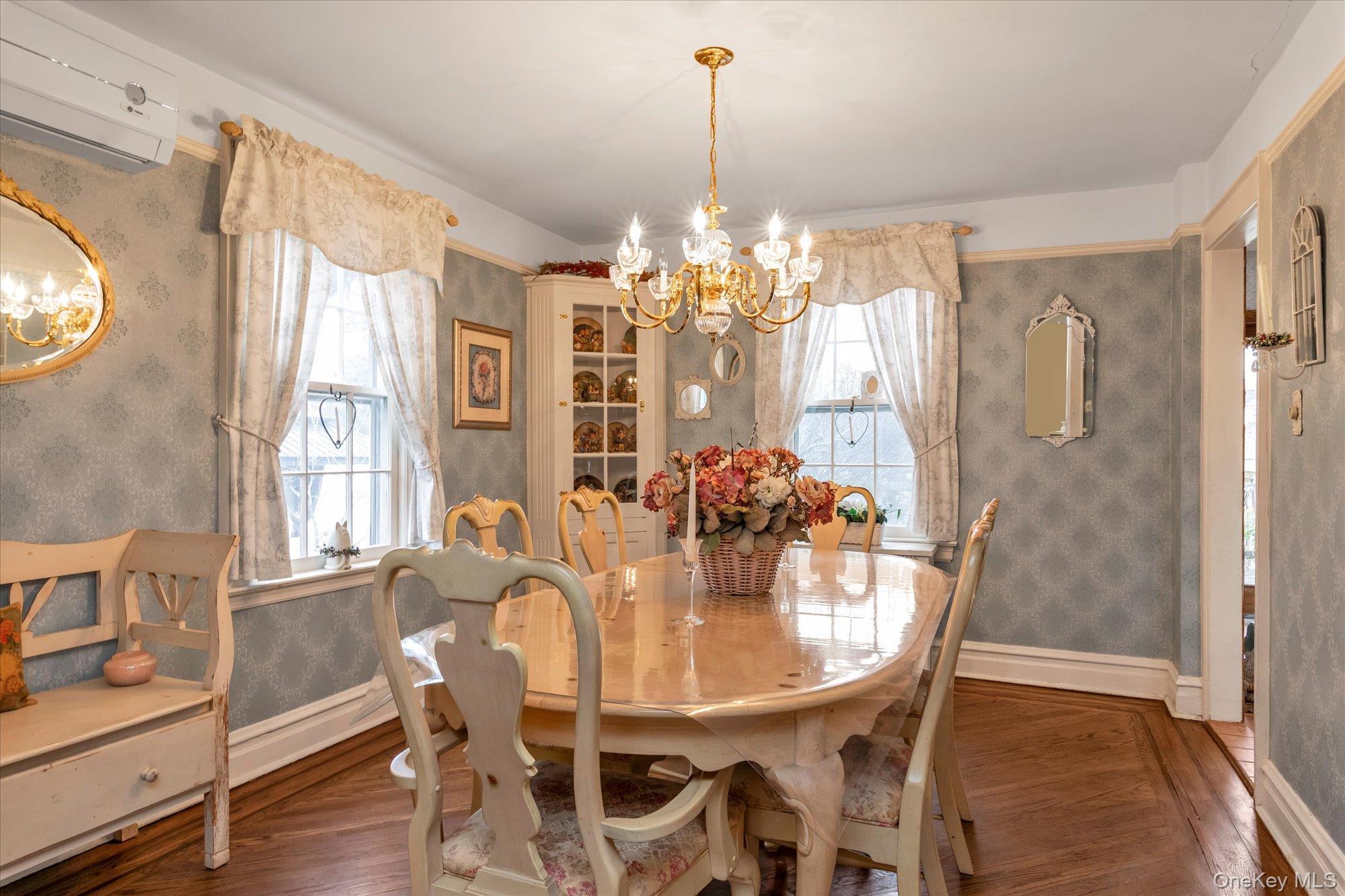 13 Everett Street Lynbrook Lynbrook, NY 11563