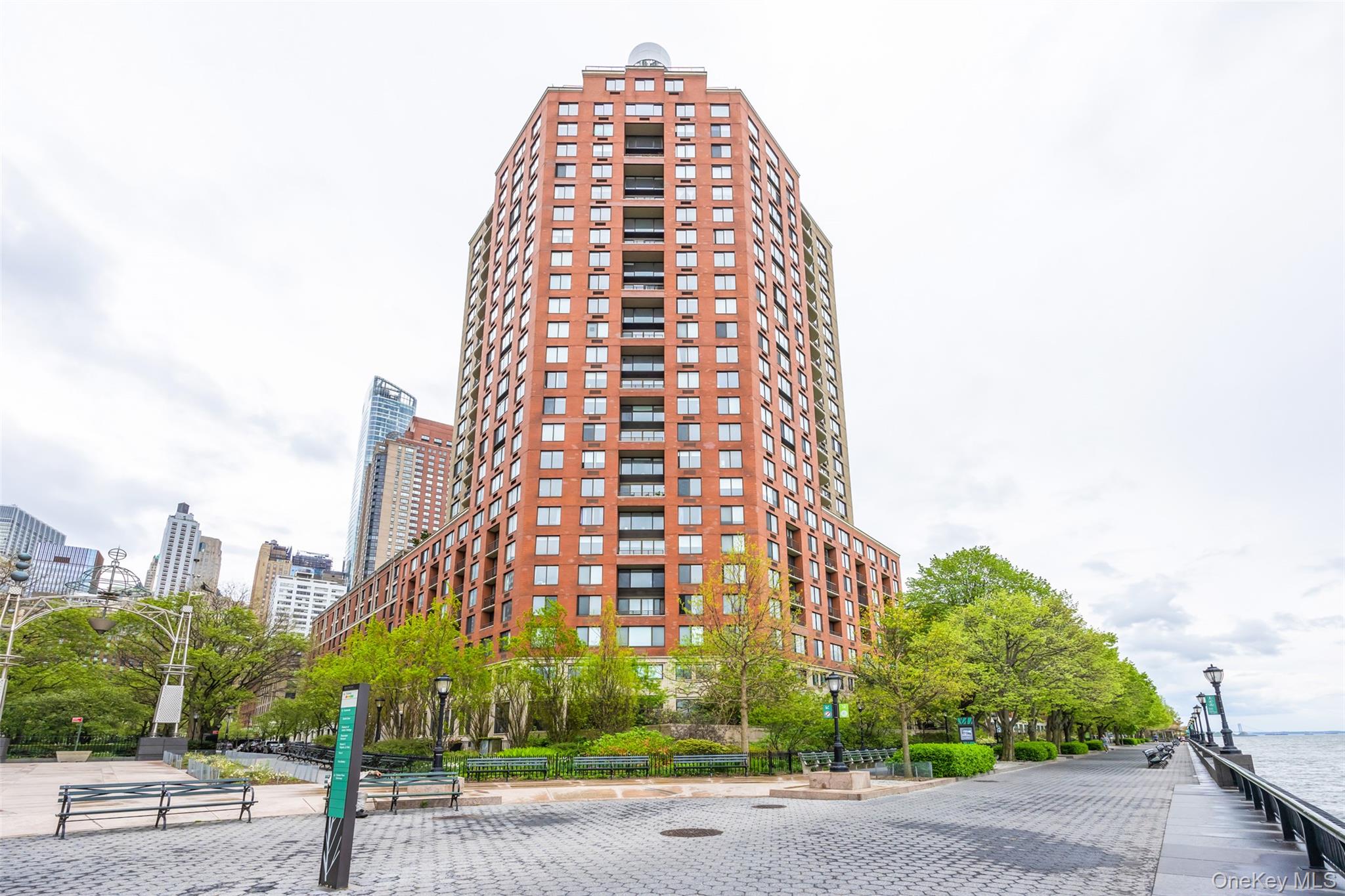 380 Rector Place 7-A New York , NY 10280