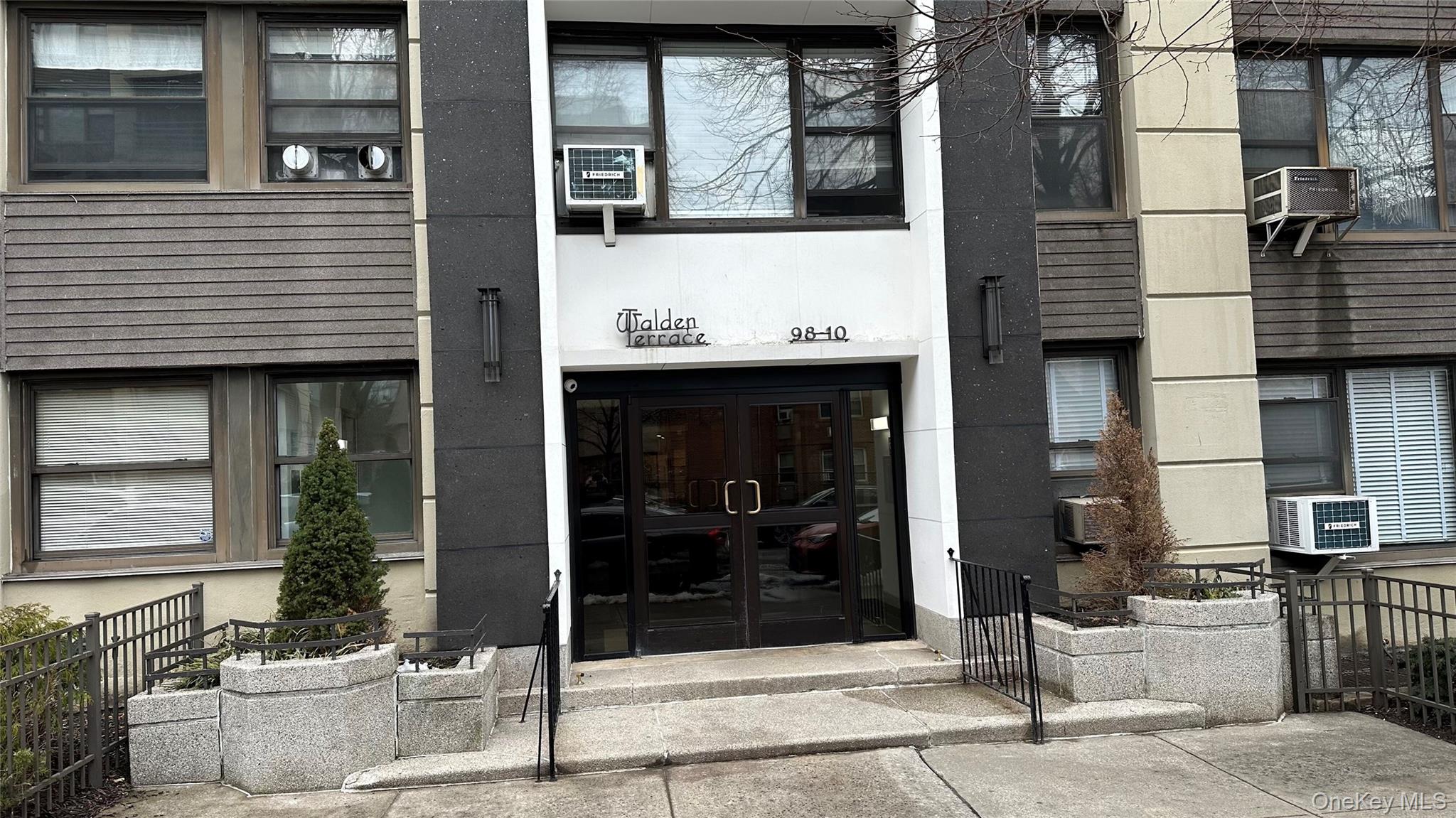 98-10 64th Avenue, Apt 3-J, Rego Park, NY 11374