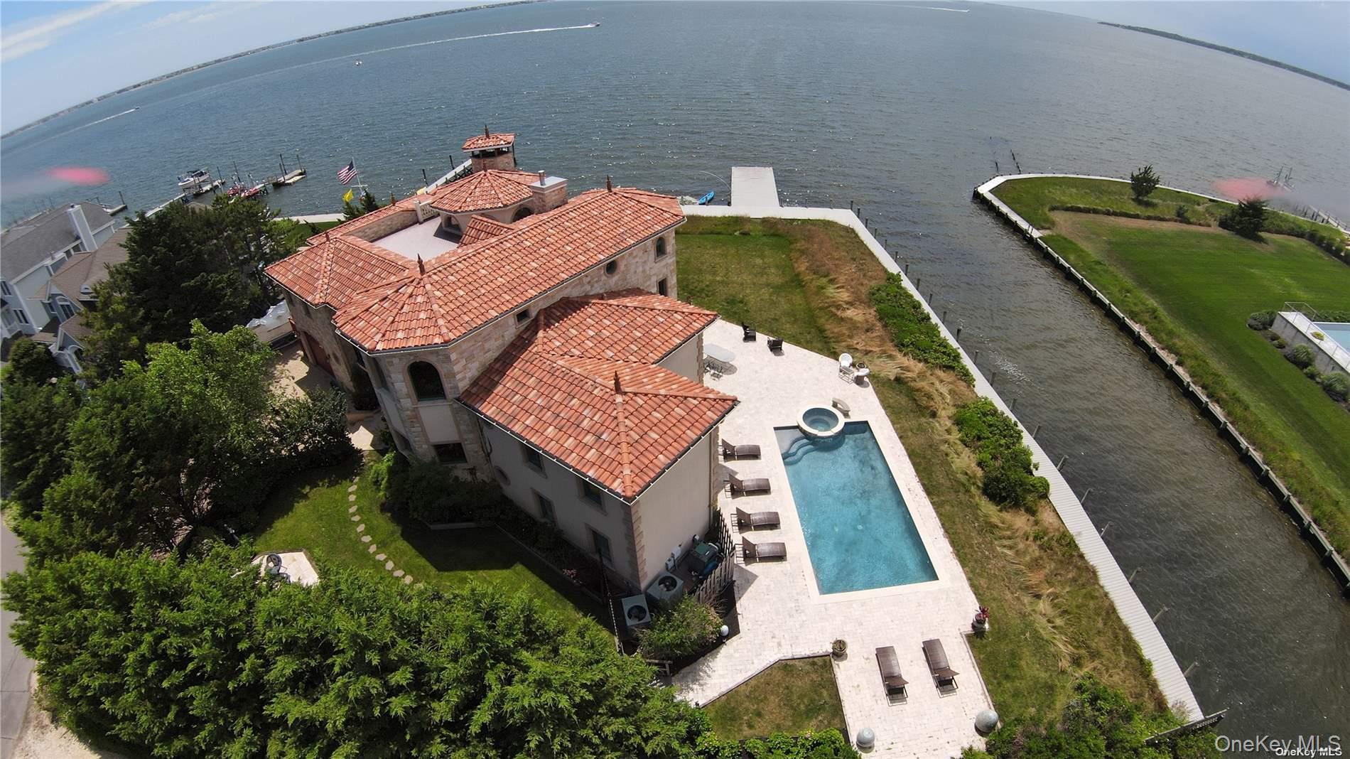 13 Seatuck Lane Remsenburg Remsenburg, NY 11960