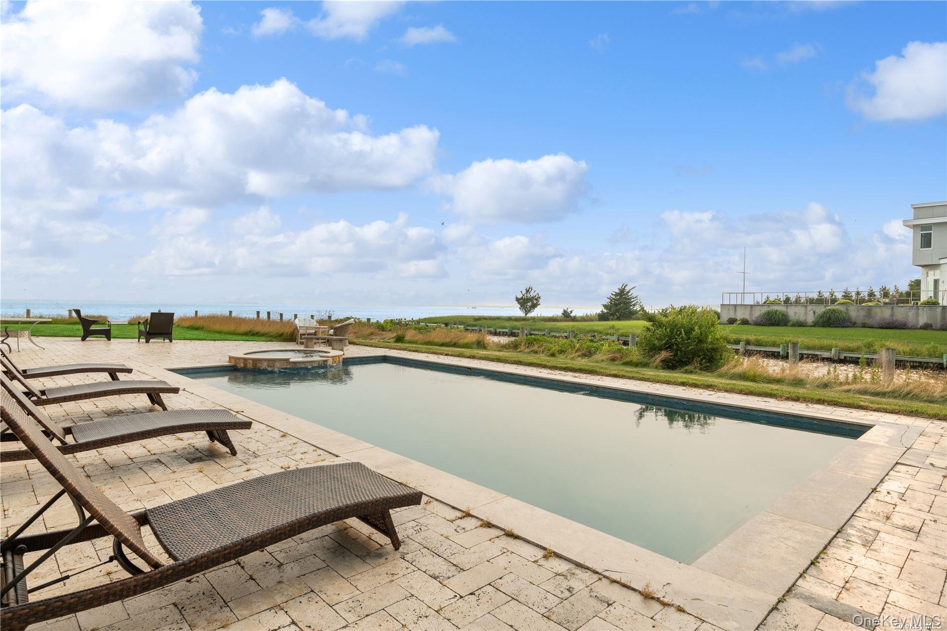 13 Seatuck Lane Remsenburg Remsenburg, NY 11960