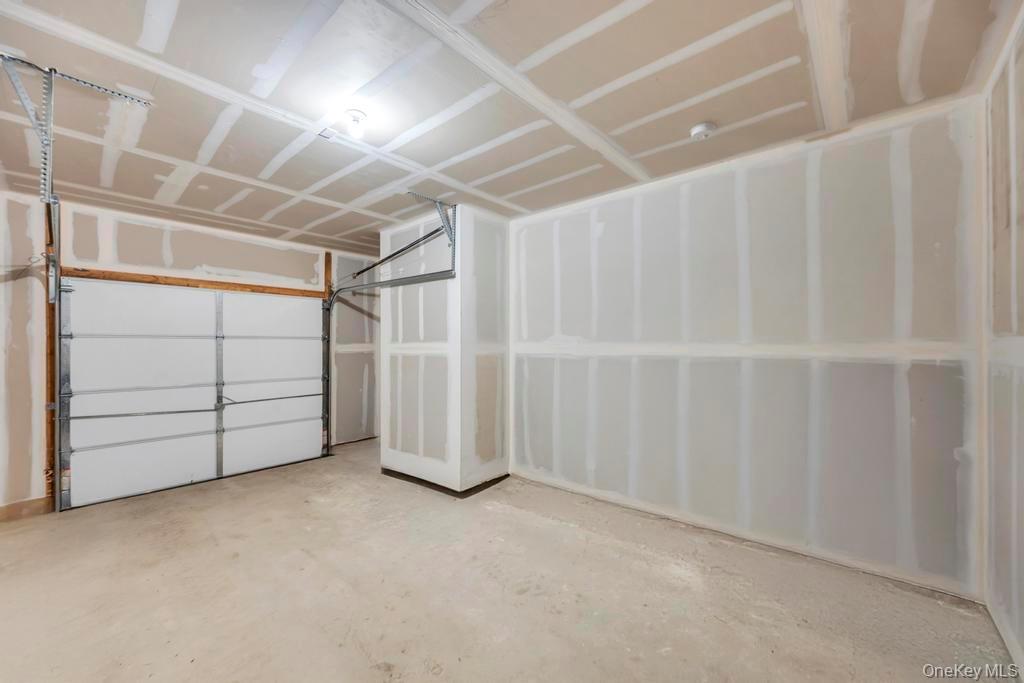 65 Ozark Street Ronkonkoma Ronkonkoma, NY 11779