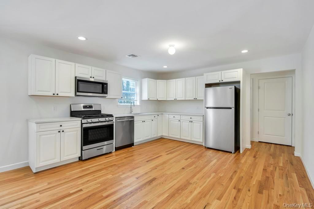 65 Ozark Street Ronkonkoma Ronkonkoma, NY 11779