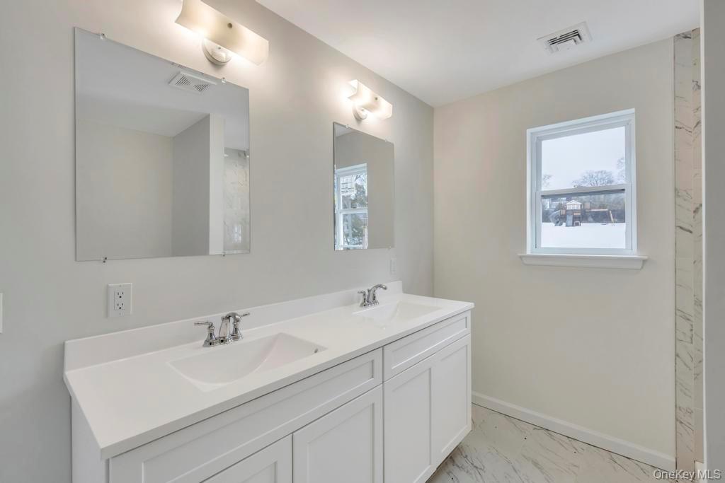 65 Ozark Street Ronkonkoma Ronkonkoma, NY 11779