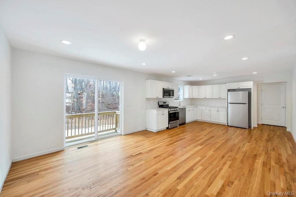 65 Ozark Street Ronkonkoma Ronkonkoma, NY 11779