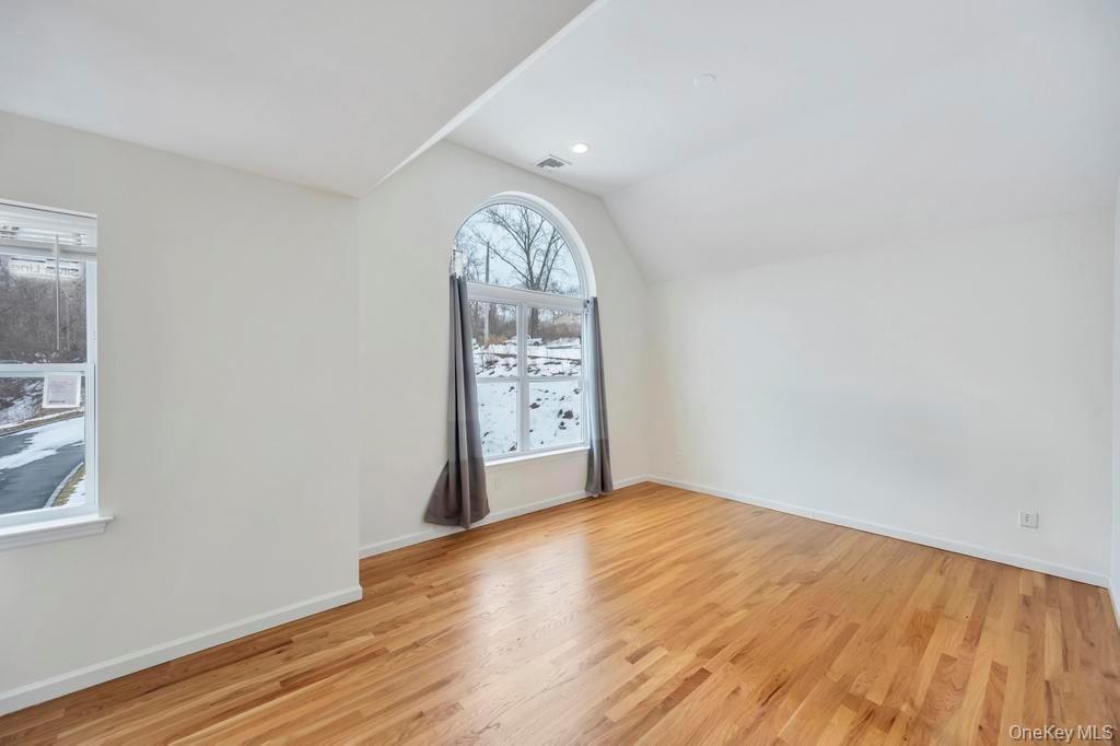 65 Ozark Street Ronkonkoma Ronkonkoma, NY 11779