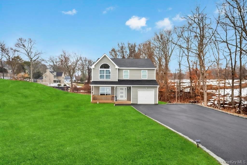 65 Ozark Street Ronkonkoma Ronkonkoma, NY 11779