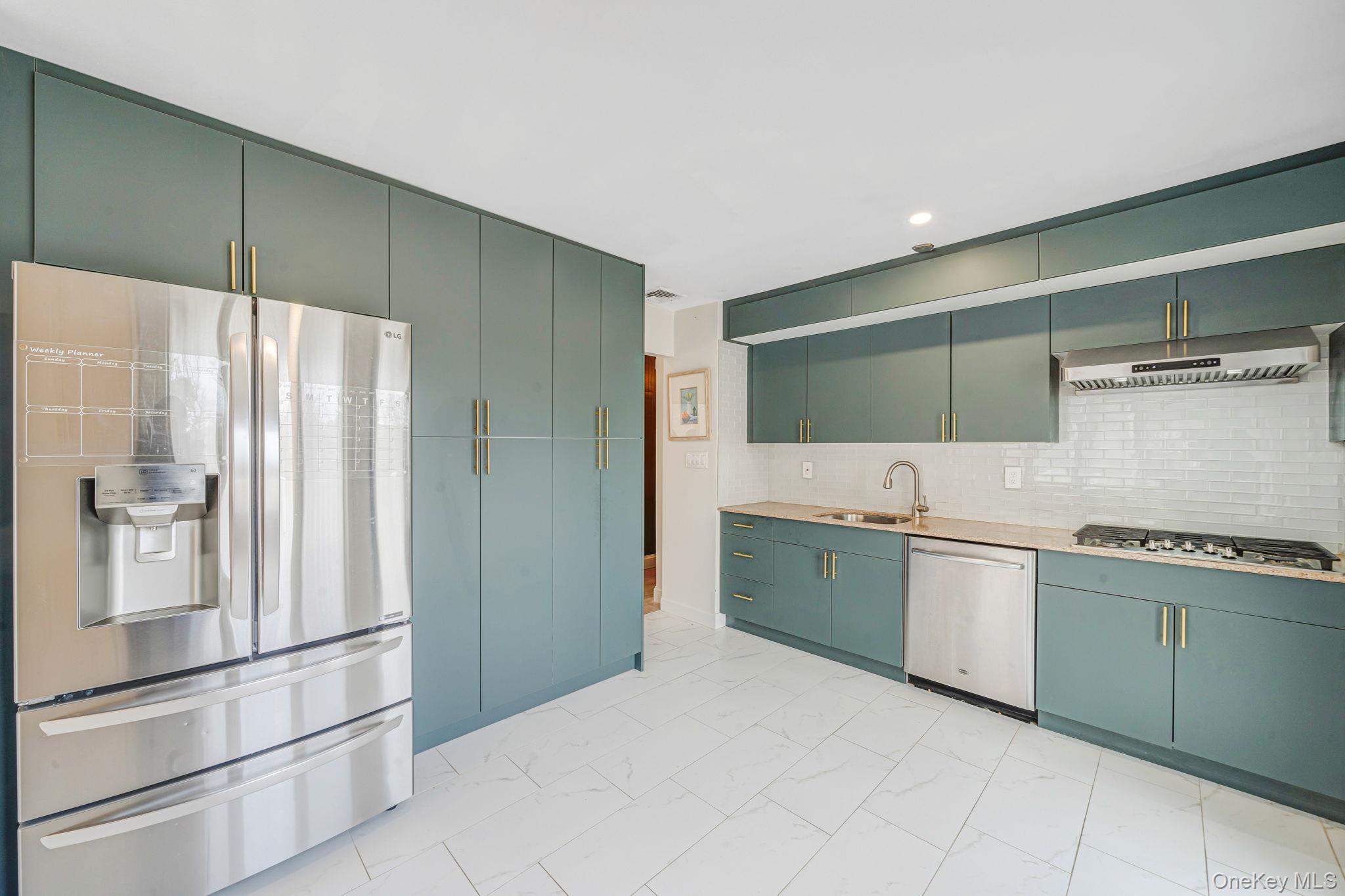 73 Parnell Drive Smithtown Smithtown, NY 11787