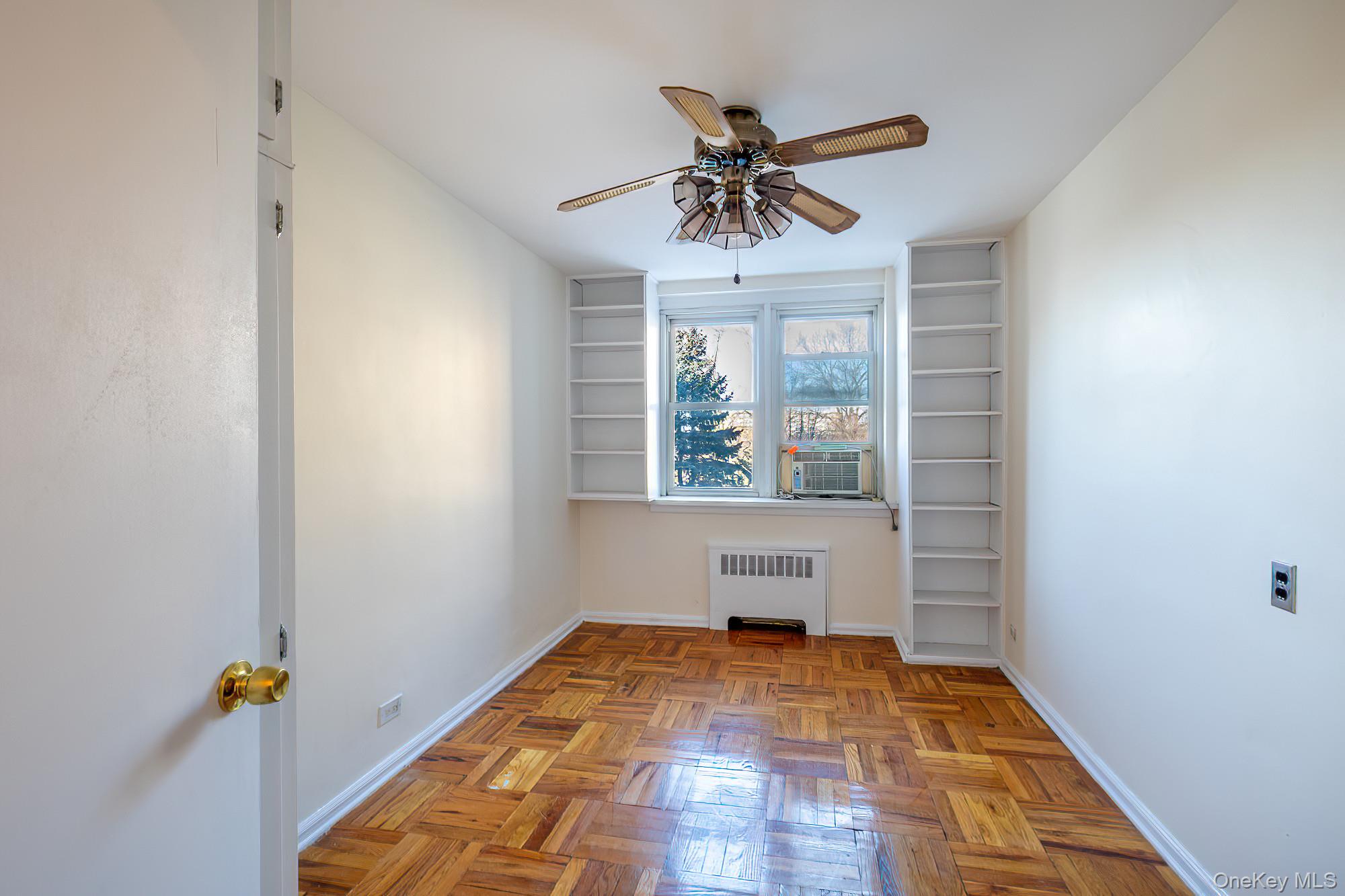 60 Knolls Crescent 4-H Bronx, NY 10463