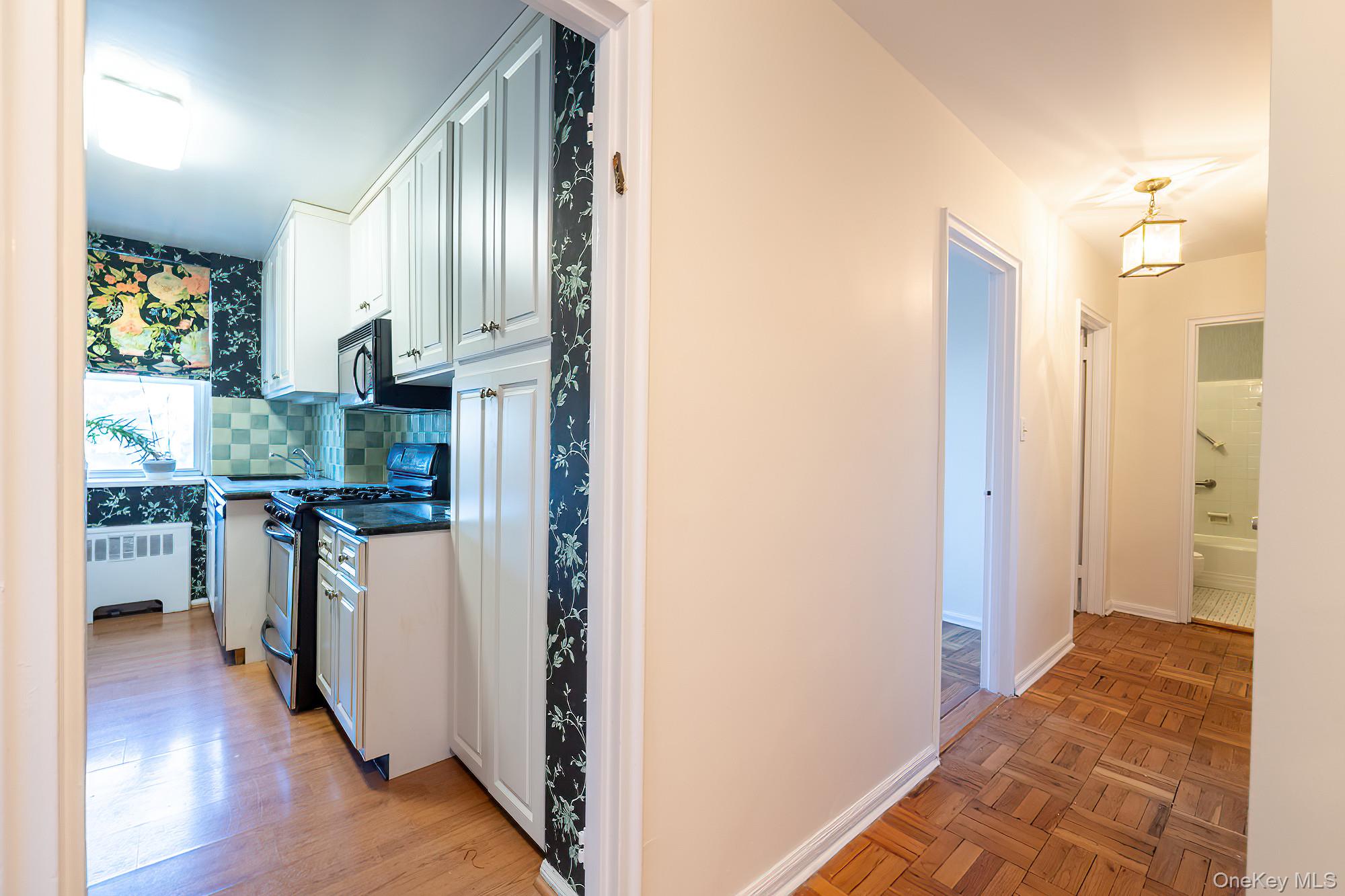 60 Knolls Crescent 4-H Bronx, NY 10463