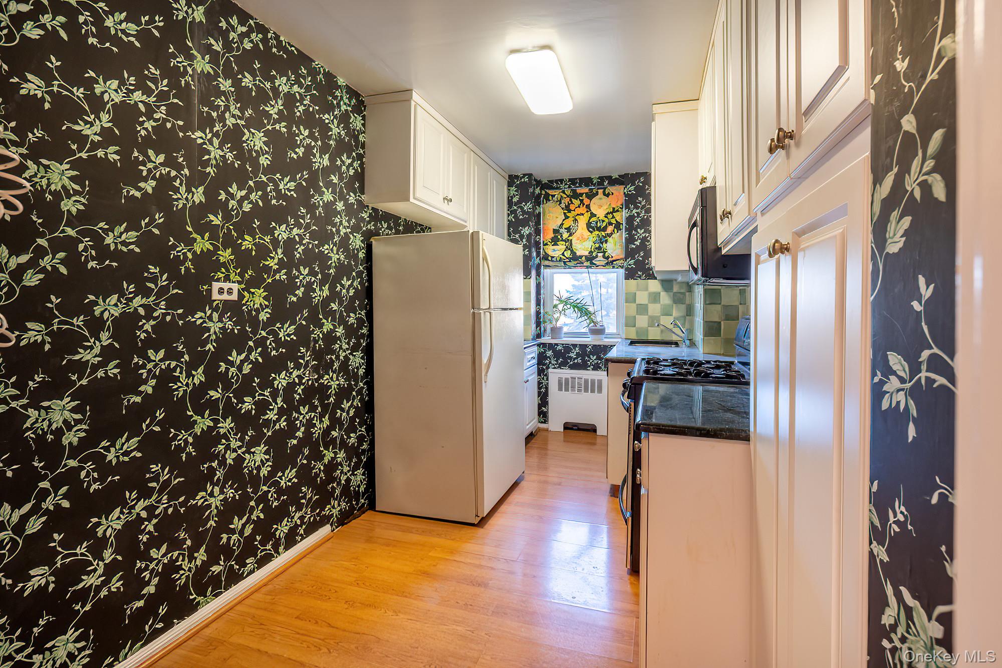 60 Knolls Crescent 4-H Bronx, NY 10463