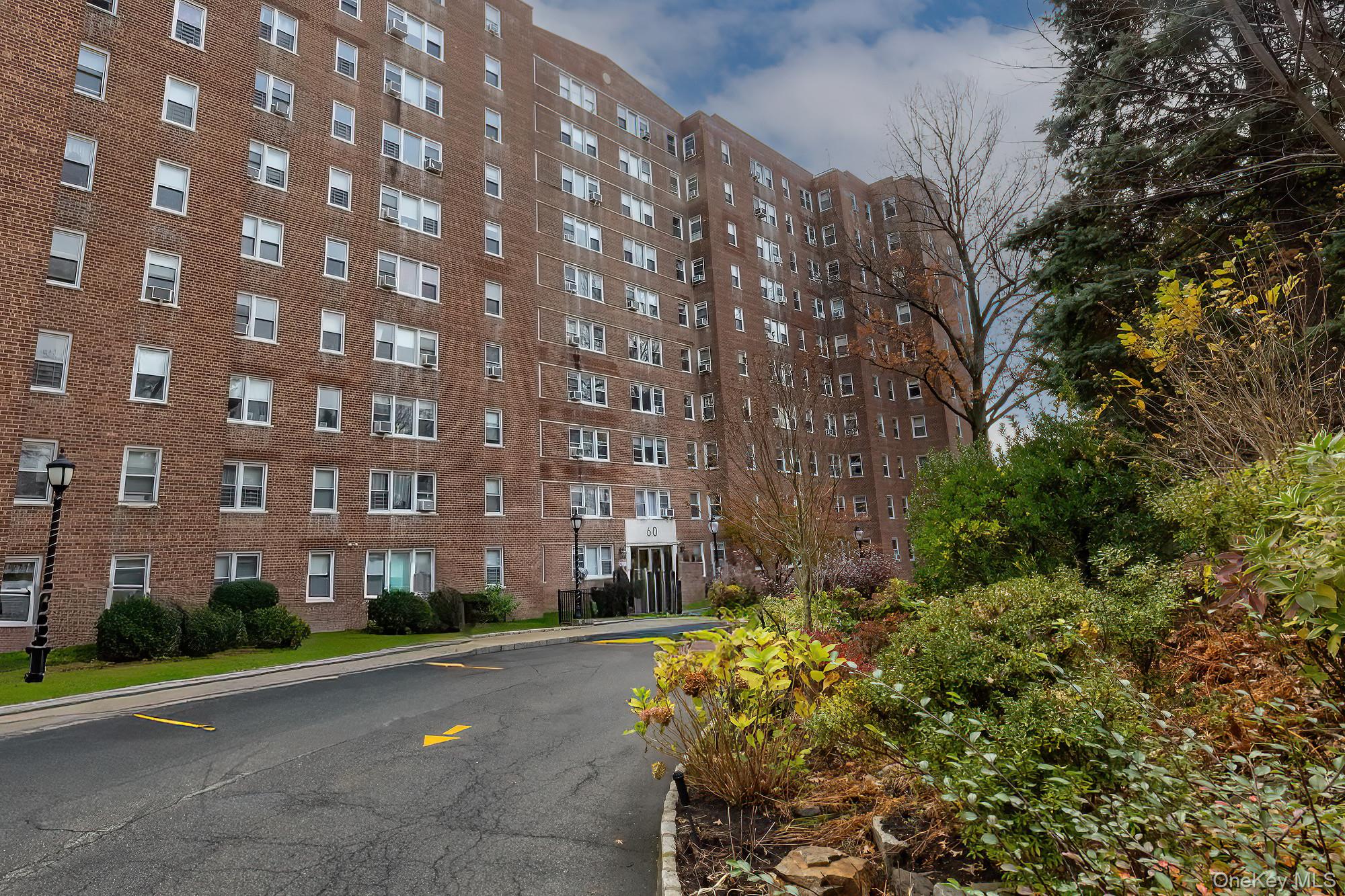 60 Knolls Crescent 4-H Bronx, NY 10463