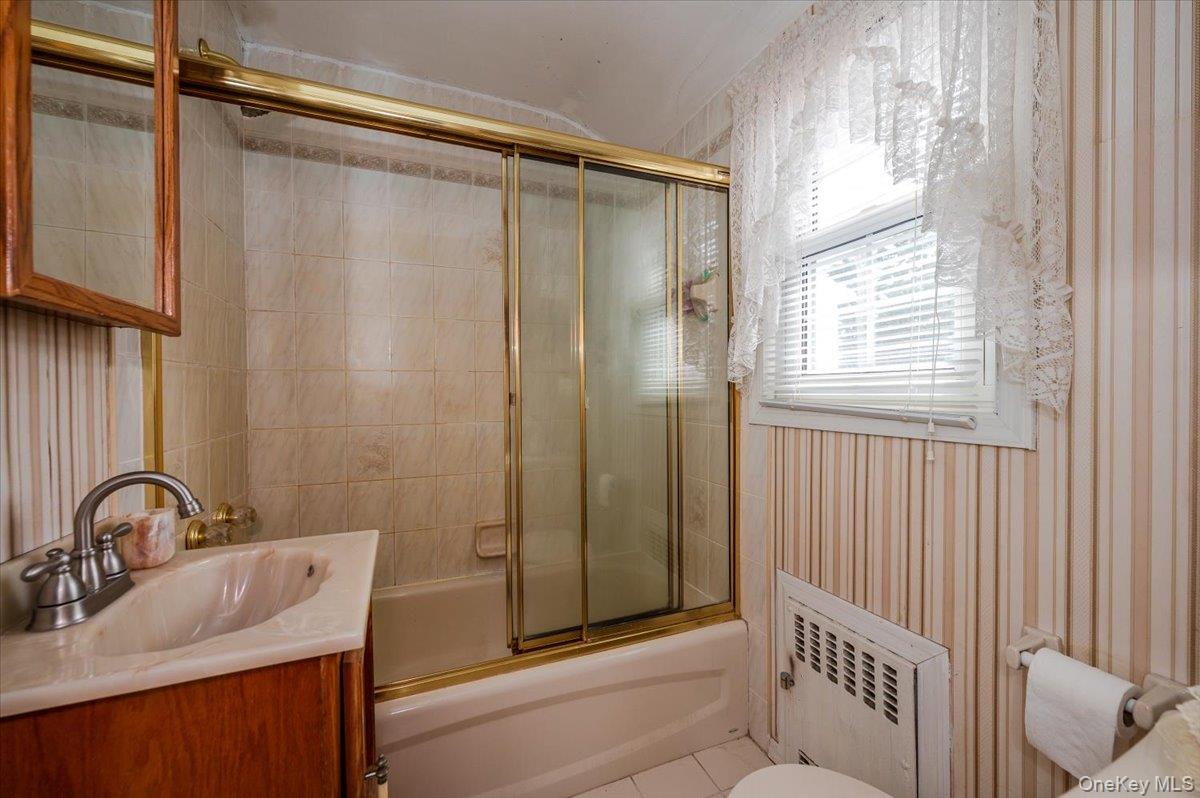 3978 William Street Seaford Seaford, NY 11783