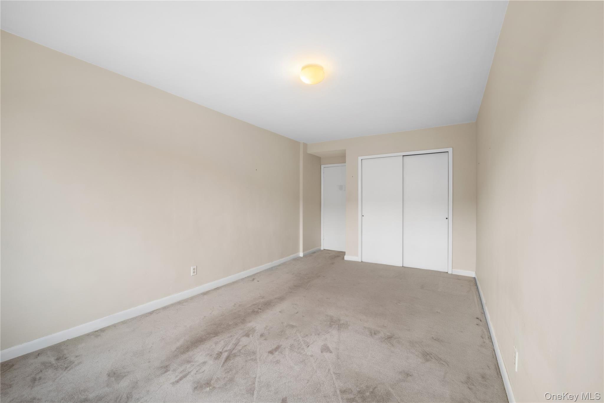 215-12 47th 2D-12 Bayside Bayside, NY 11361