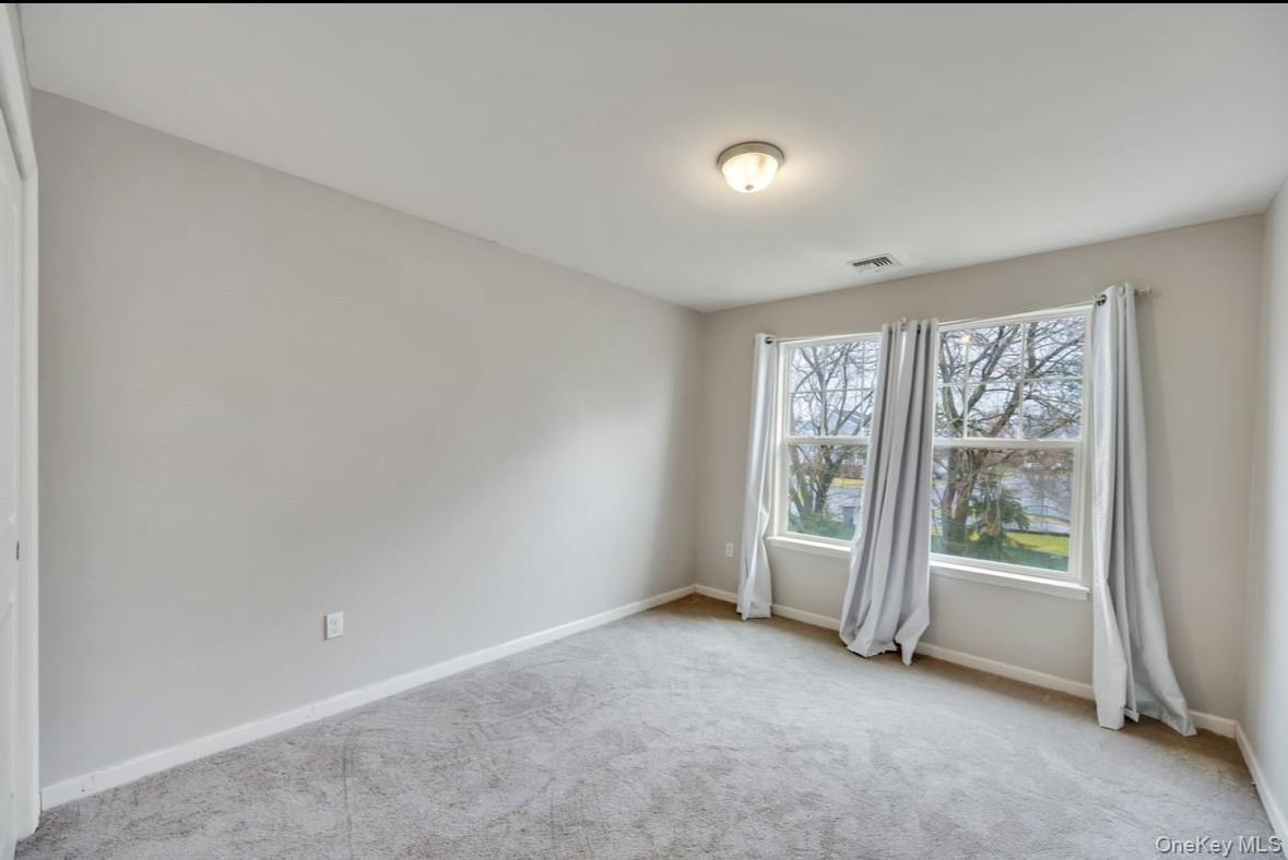 138 Weatherby Lane 138 Central Islip Central Islip, NY 11722