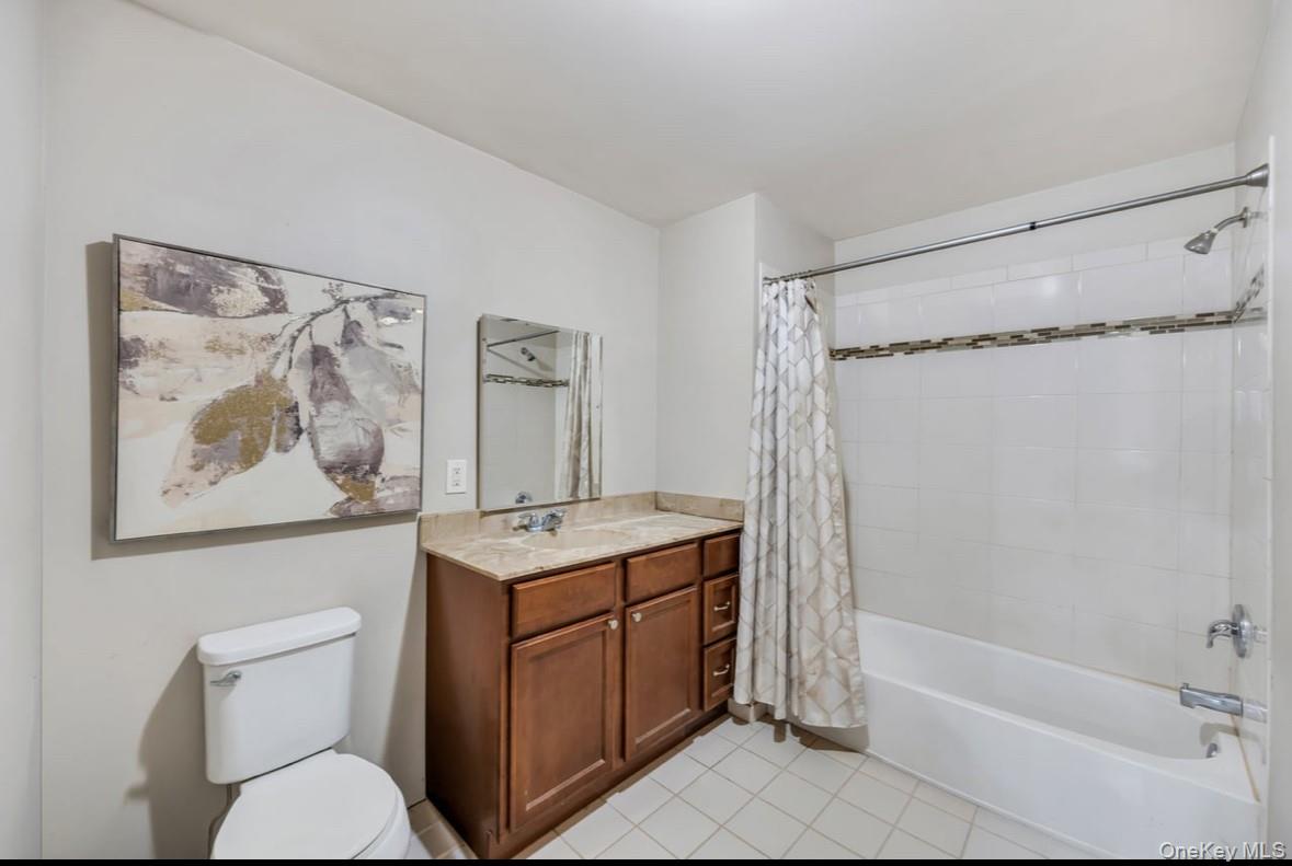 138 Weatherby Lane 138 Central Islip Central Islip, NY 11722