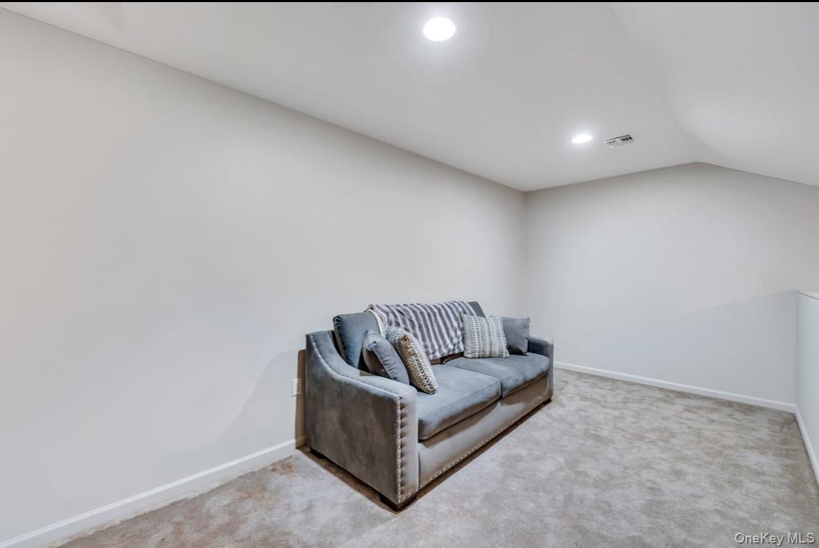 138 Weatherby Lane 138 Central Islip Central Islip, NY 11722