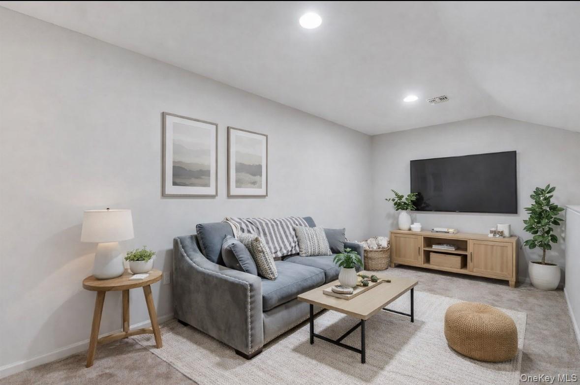 138 Weatherby Lane 138 Central Islip Central Islip, NY 11722