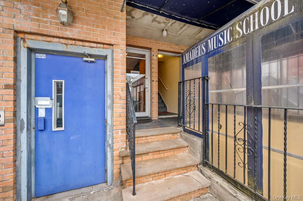 43-07 162nd Street Flushing Flushing, NY 11358