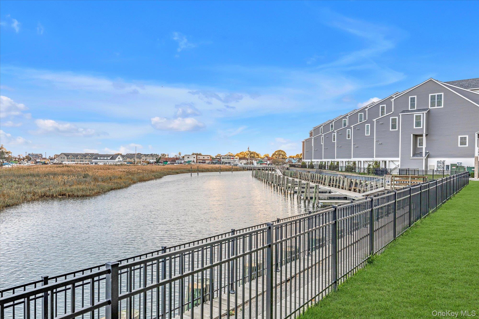 214 Marina Pointe Drive 214 East Rockaway, NY 11518