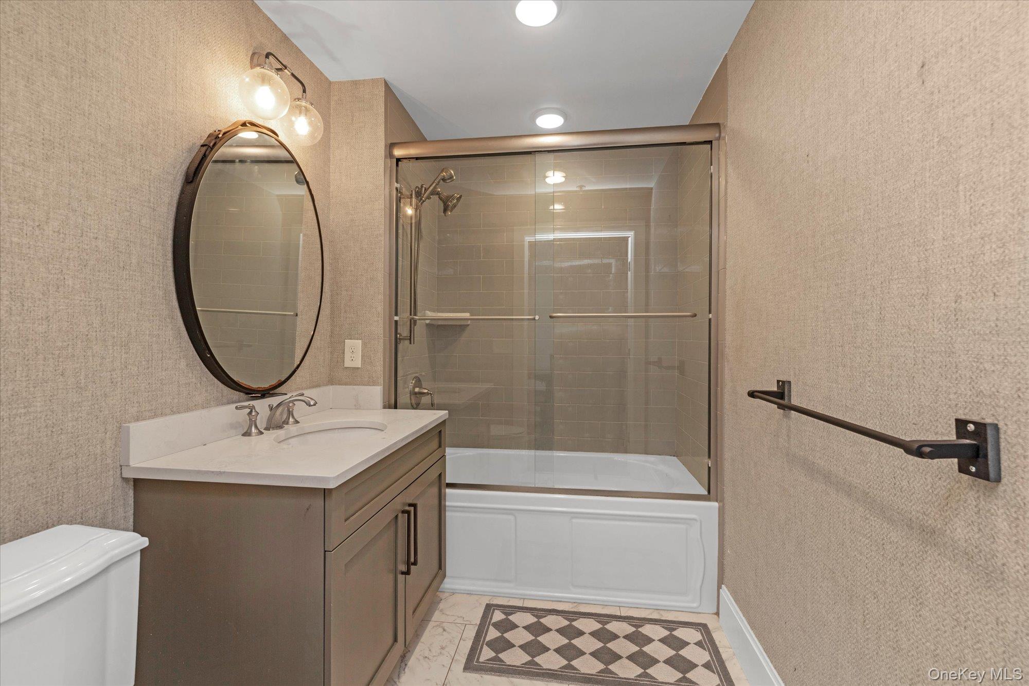 214 Marina Pointe Drive 214 East Rockaway, NY 11518