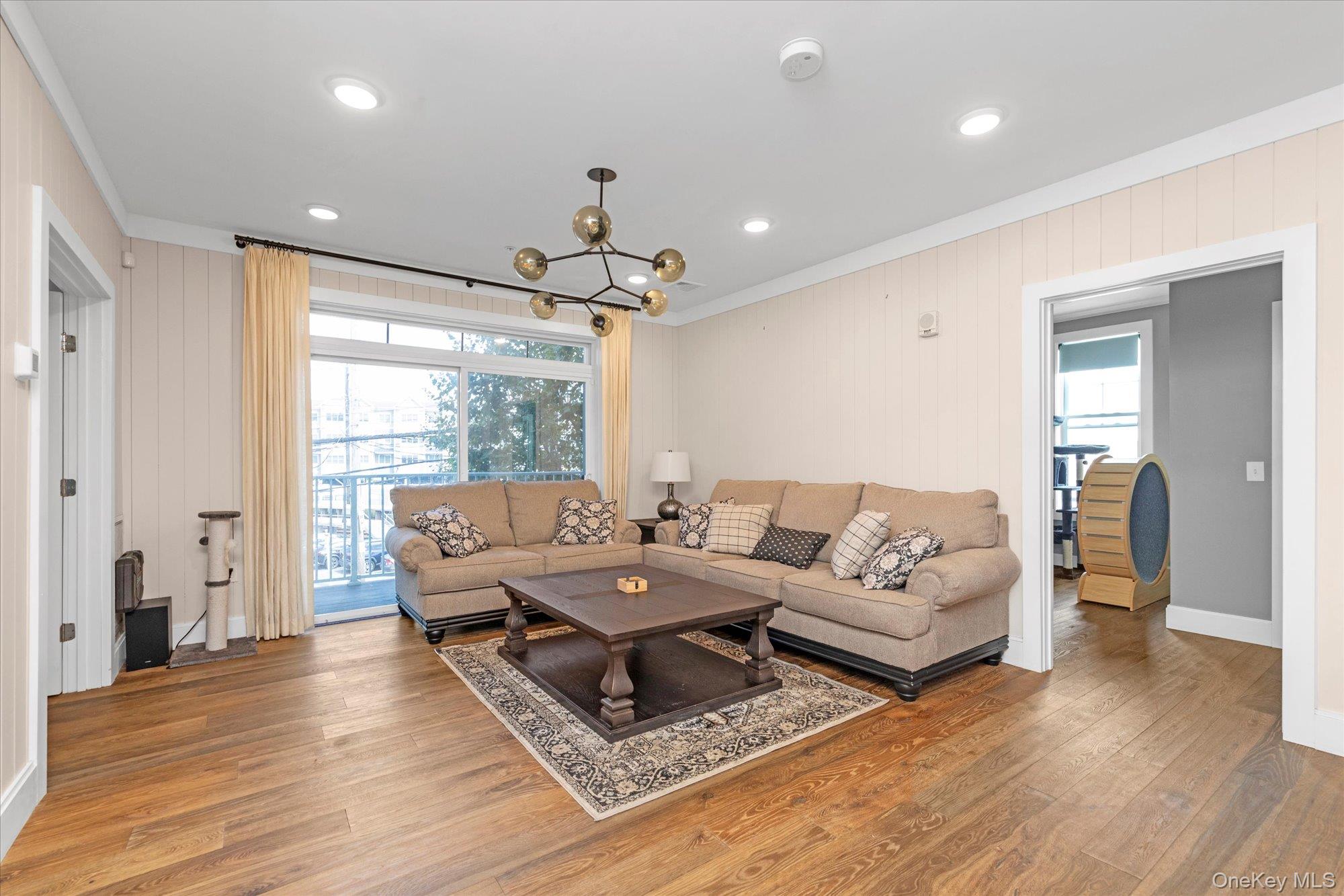 214 Marina Pointe Drive 214 East Rockaway, NY 11518