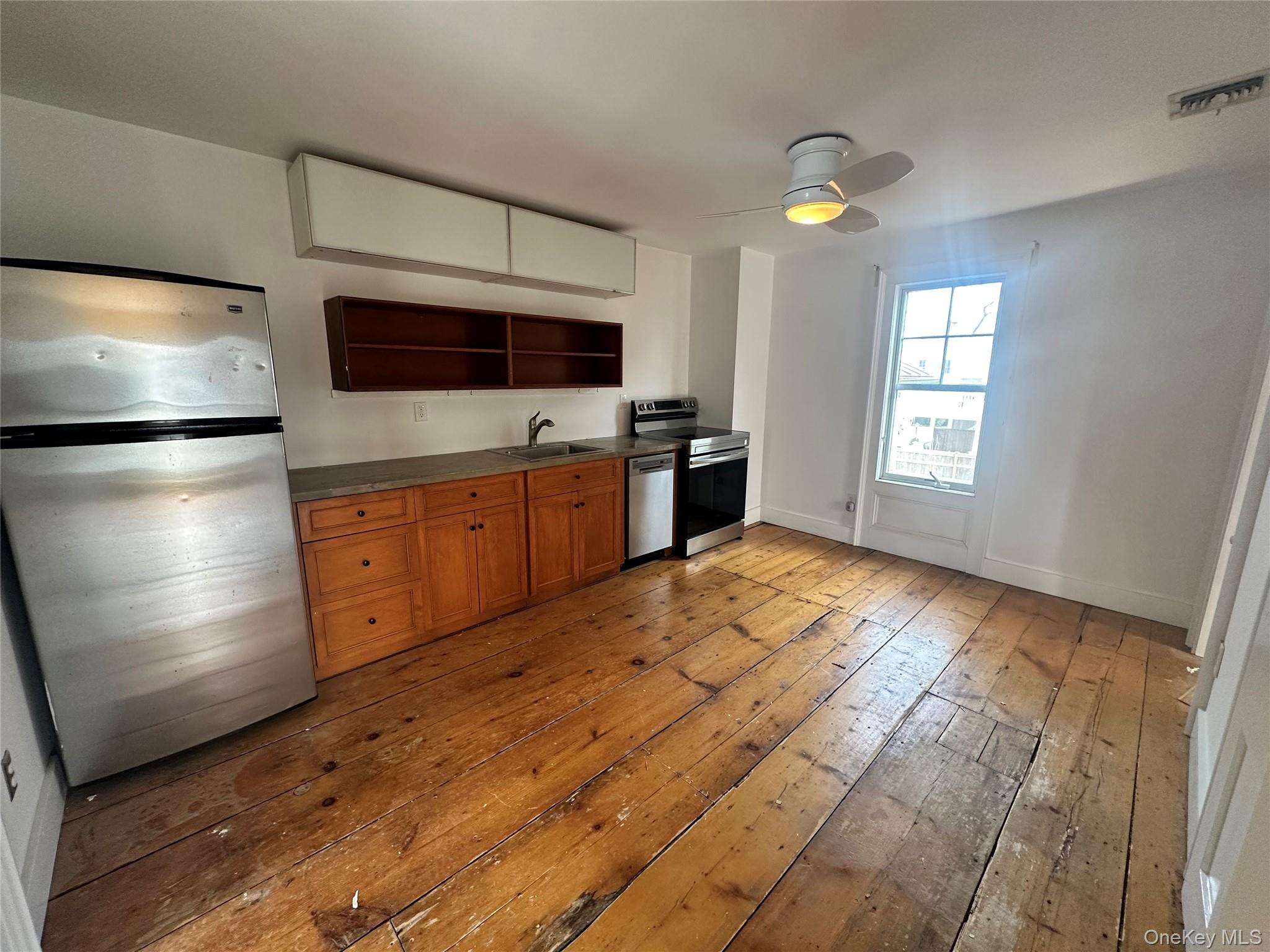 744 Main Street 2 Greenport Greenport, NY 11944