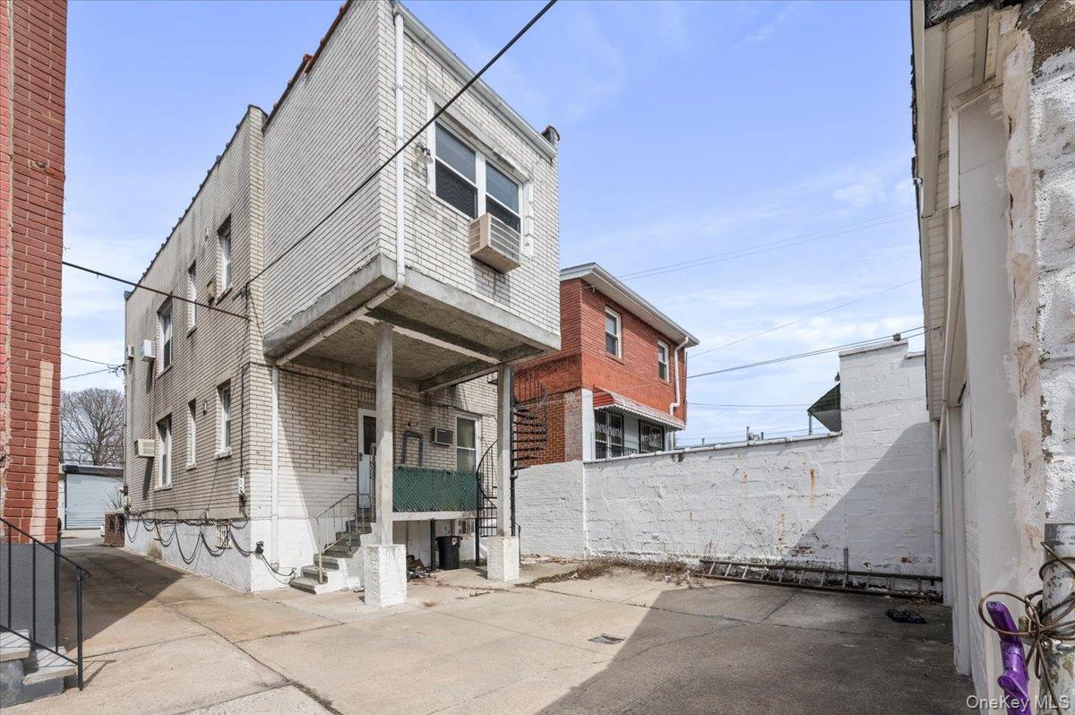 2882 Miles Avenue Bronx, NY 10465