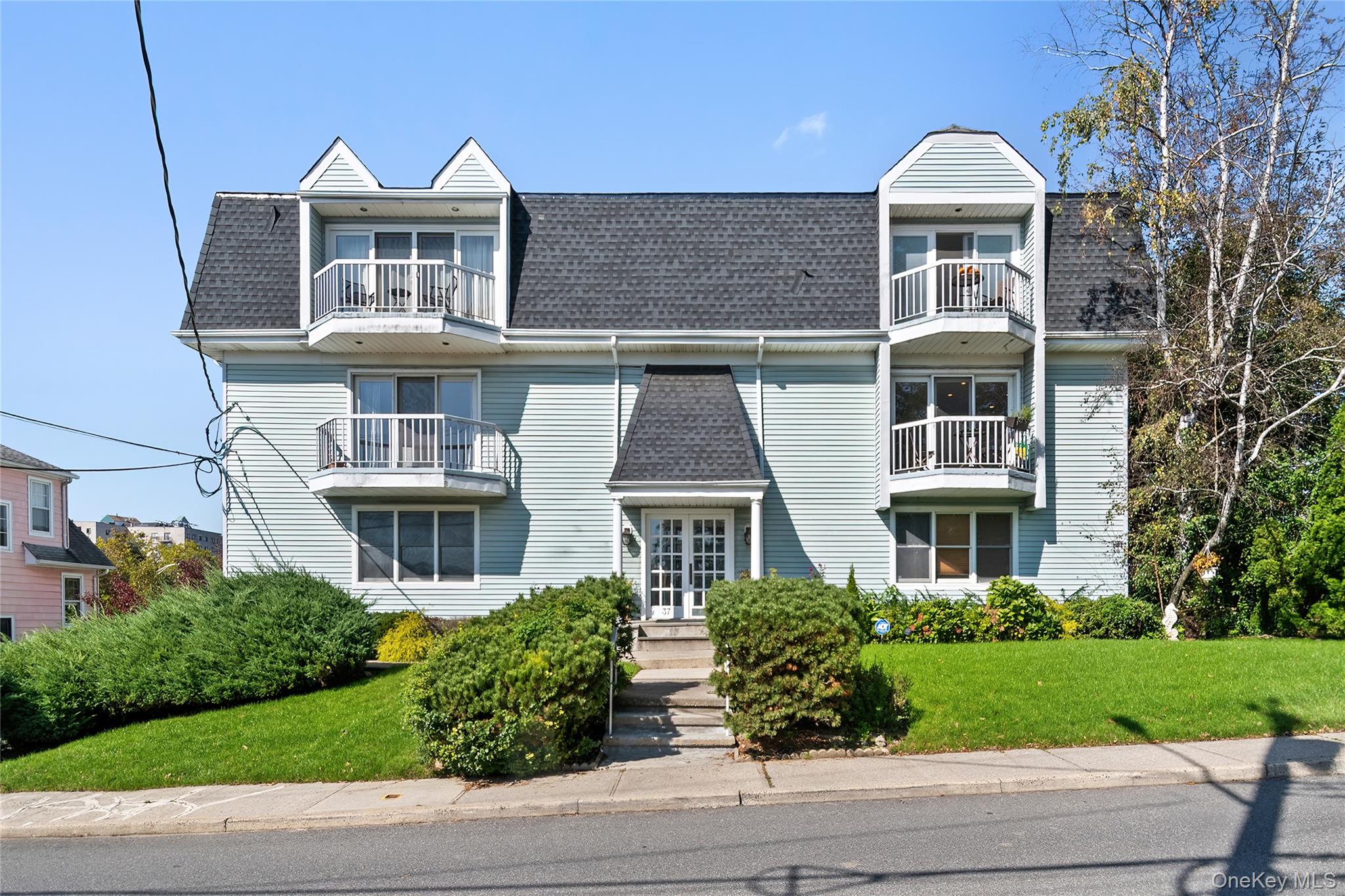 37 Harbor Lane, Apt 2-A, New Rochelle, NY 10805