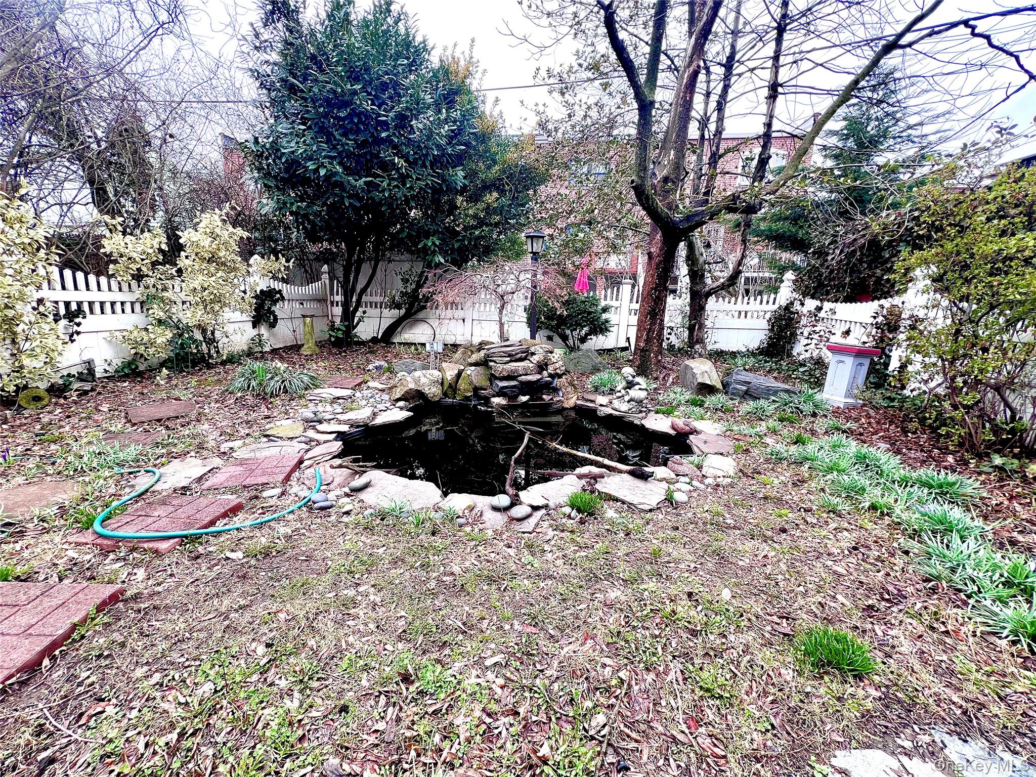 2561 Eastchester Road Bronx, NY 10469