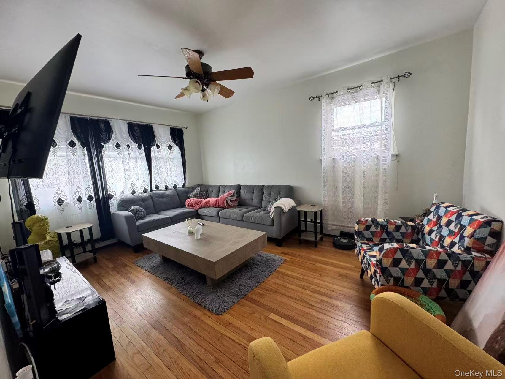 1374 Gillespie Avenue Bronx, NY 10461