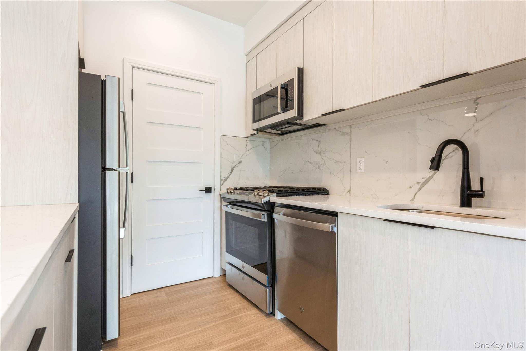 418 Atlantic Avenue 206 Oceanside Oceanside, NY 11572