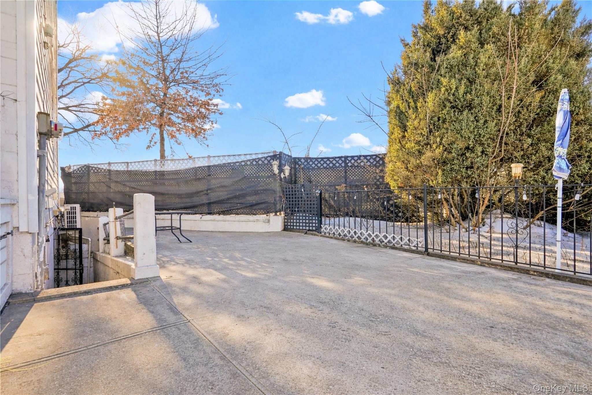 2255 48th Street Astoria Astoria, NY 11105