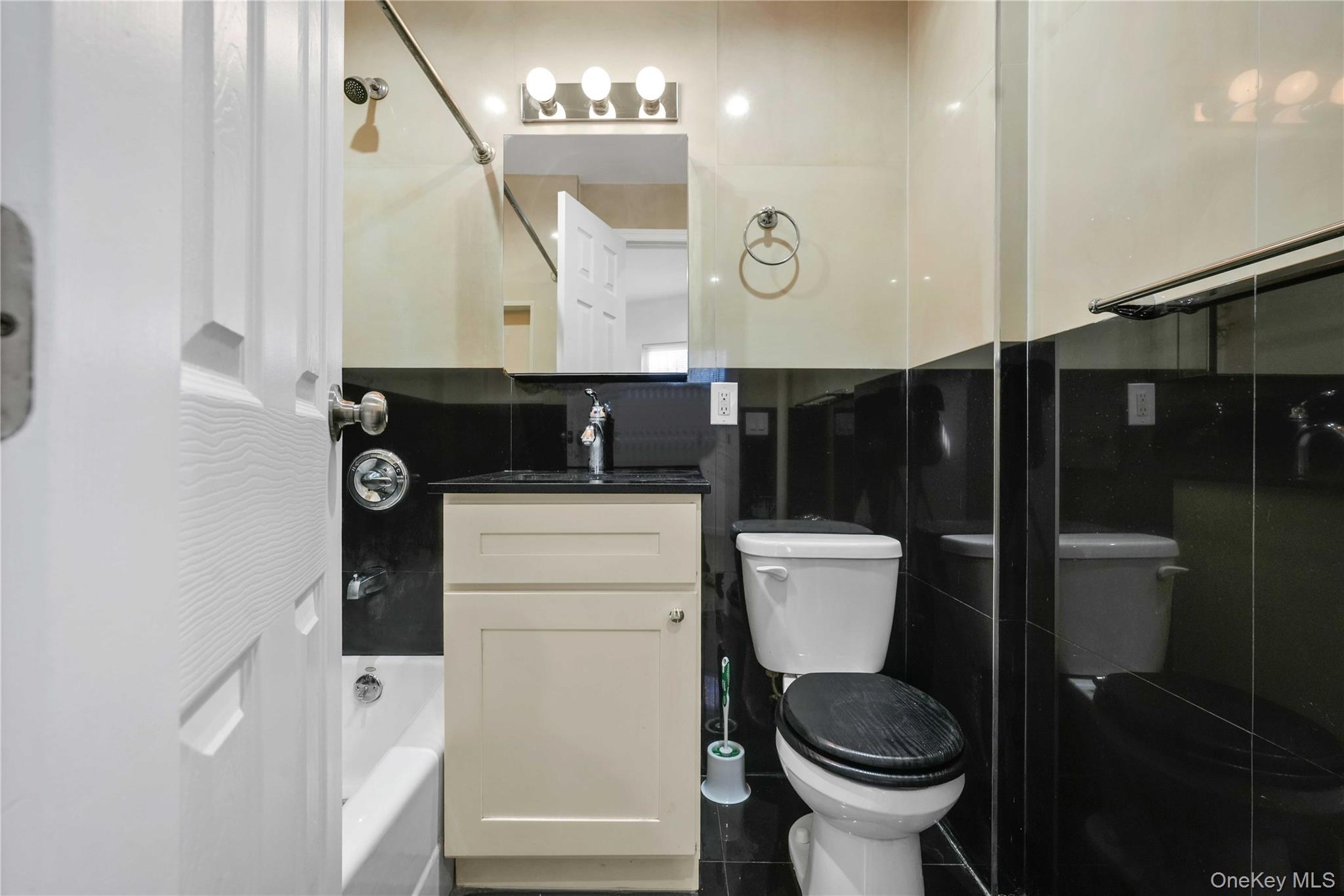 2255 48th Street Astoria Astoria, NY 11105