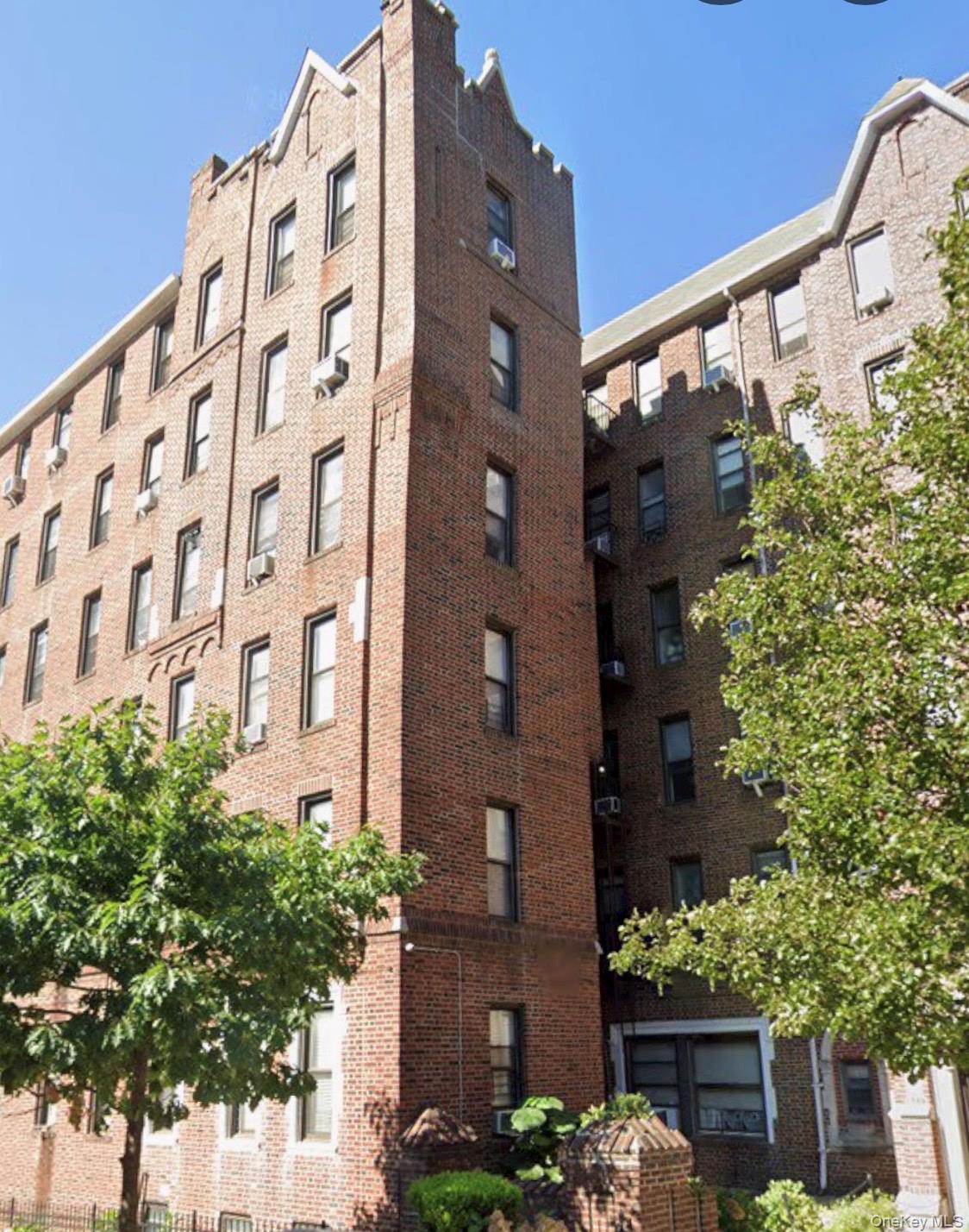 36-20 168 street street, Apt 3-I, Flushing, NY 11358