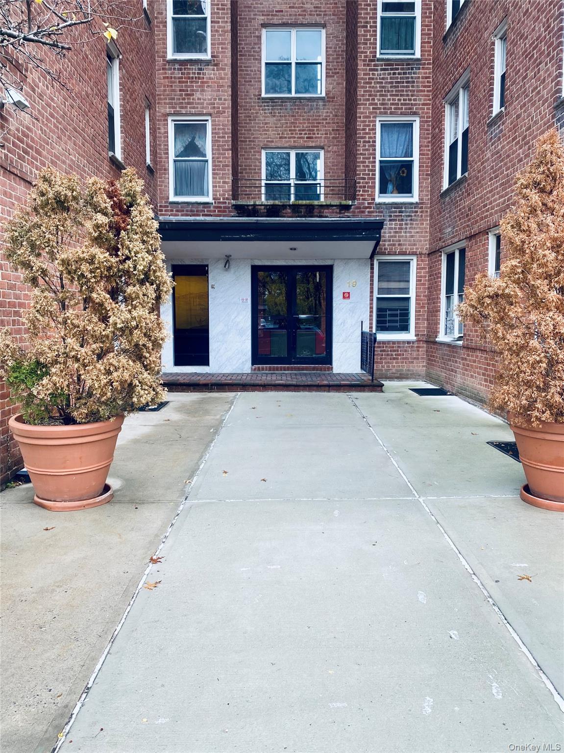 19 Abeel Street, Apt 3-J, Yonkers, NY 10705