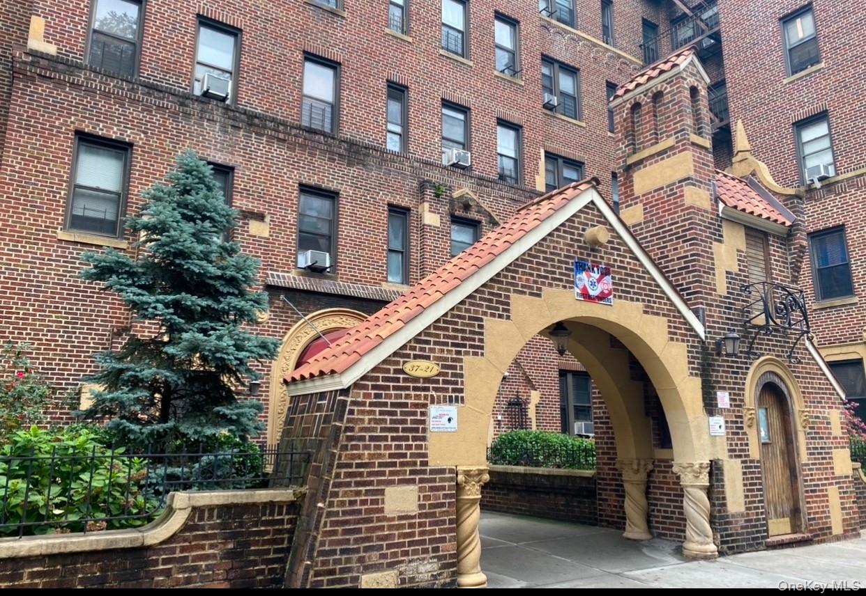 37-21 80TH Street, Apt 4, Jackson Heights, NY 11372
