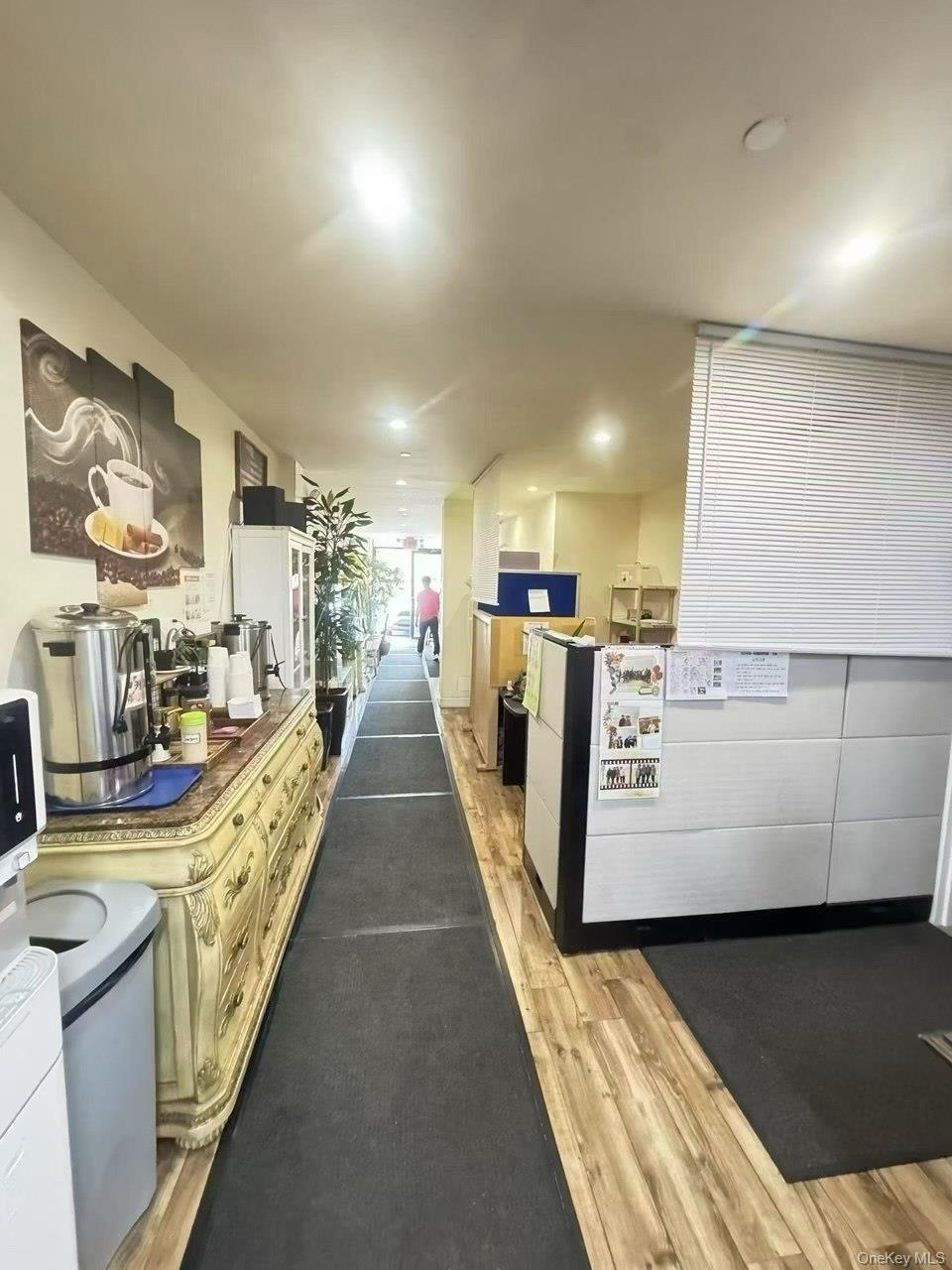144-56 Roosevelt Avenue, Apt 1-C, Flushing, NY 11354