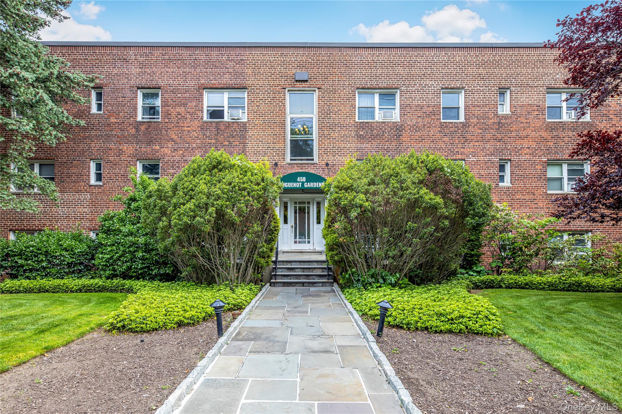 450 Pelham Road, Apt #2E, New Rochelle, NY 10805