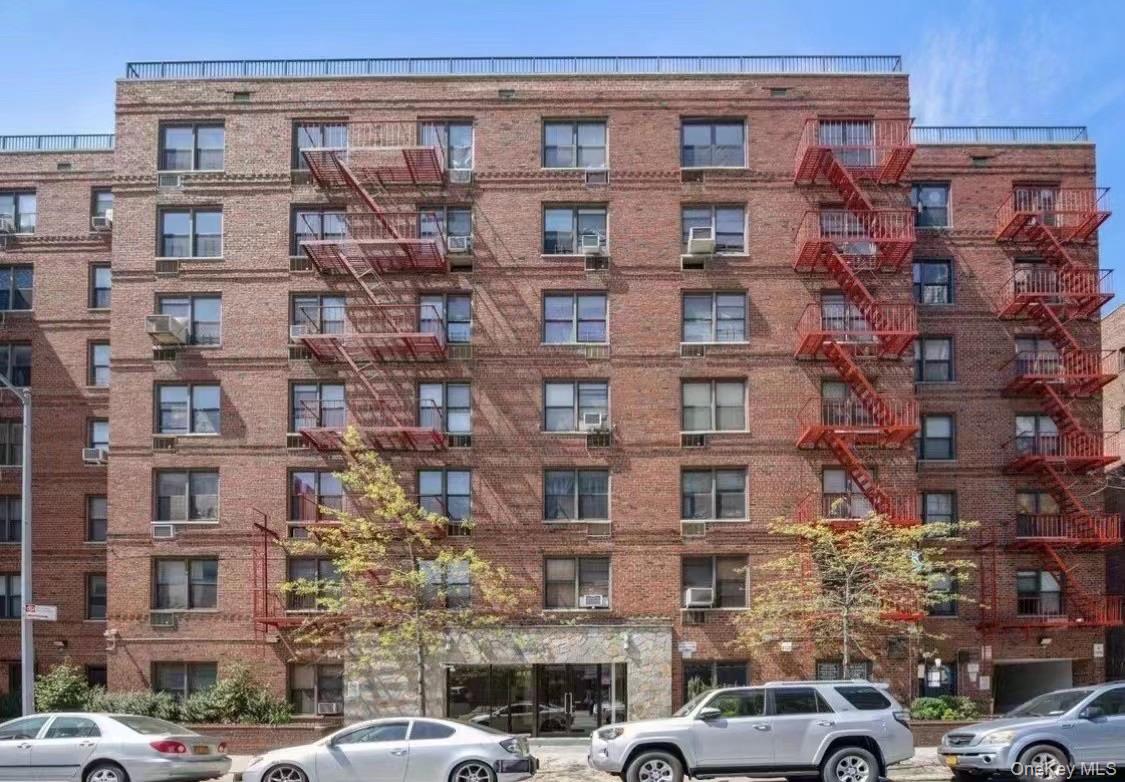 13317 Sanford Avenue, Apt 2-J, Flushing, NY 11355