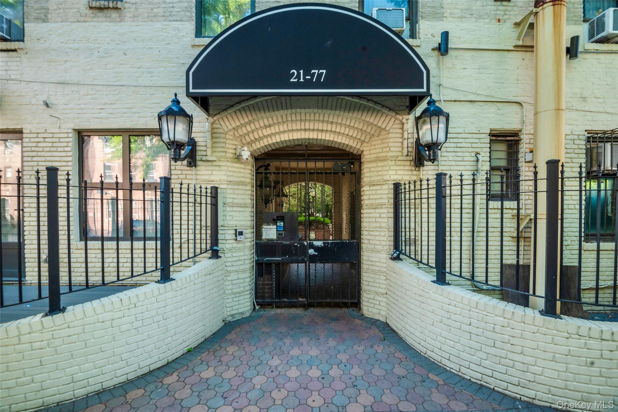 21-77 33rd Street, Apt 2-A, Astoria, NY 11105